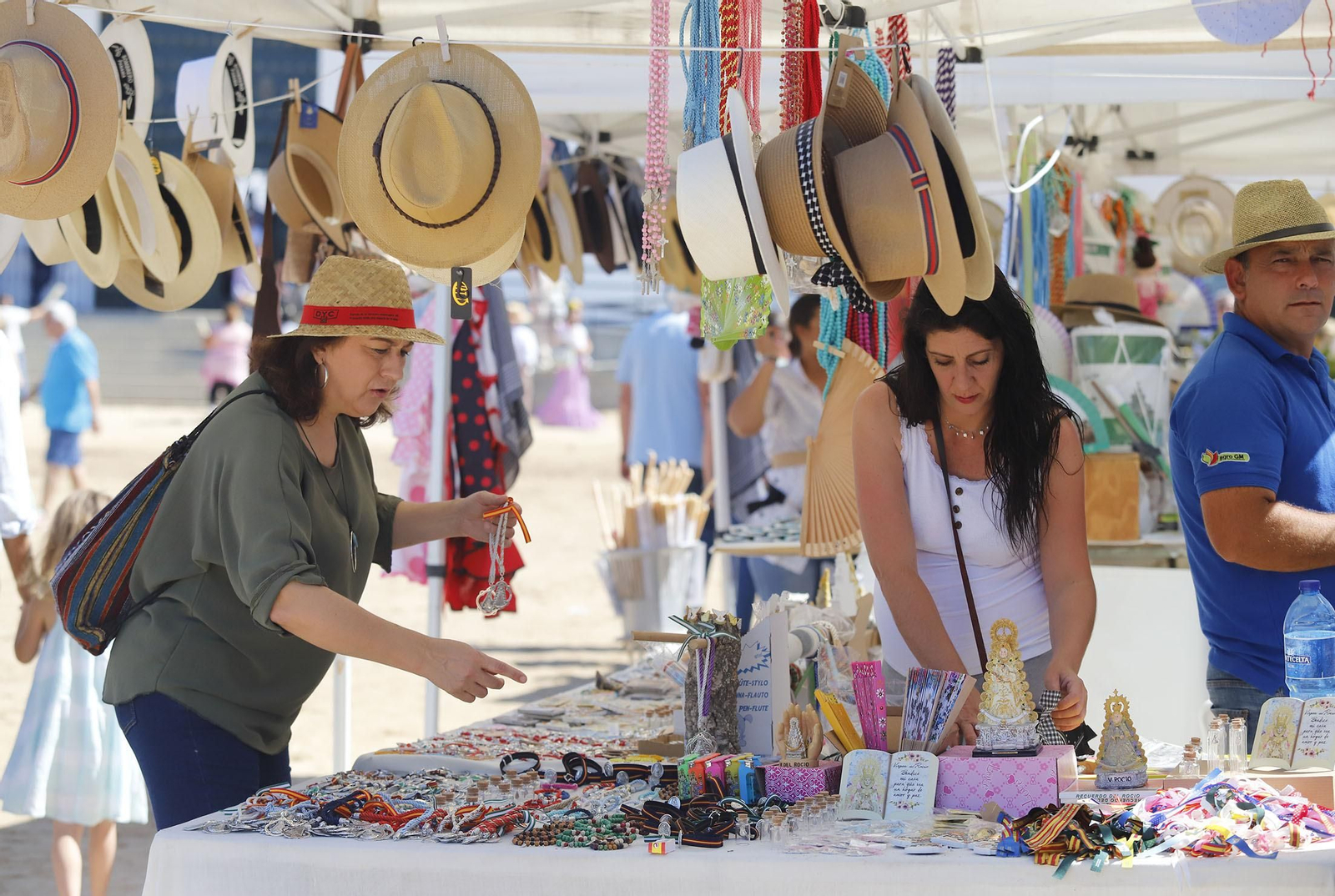 Ambiente en la aldea del Rocío en la jornada del sábado