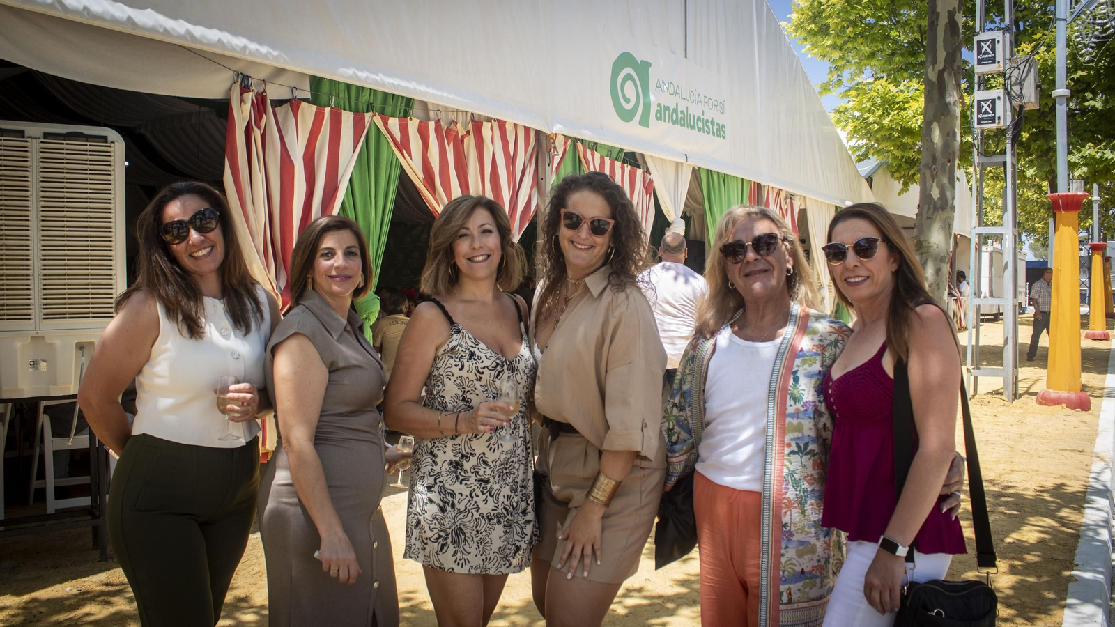 Búscate en las imágenes del viernes en la feria de Puerto Real