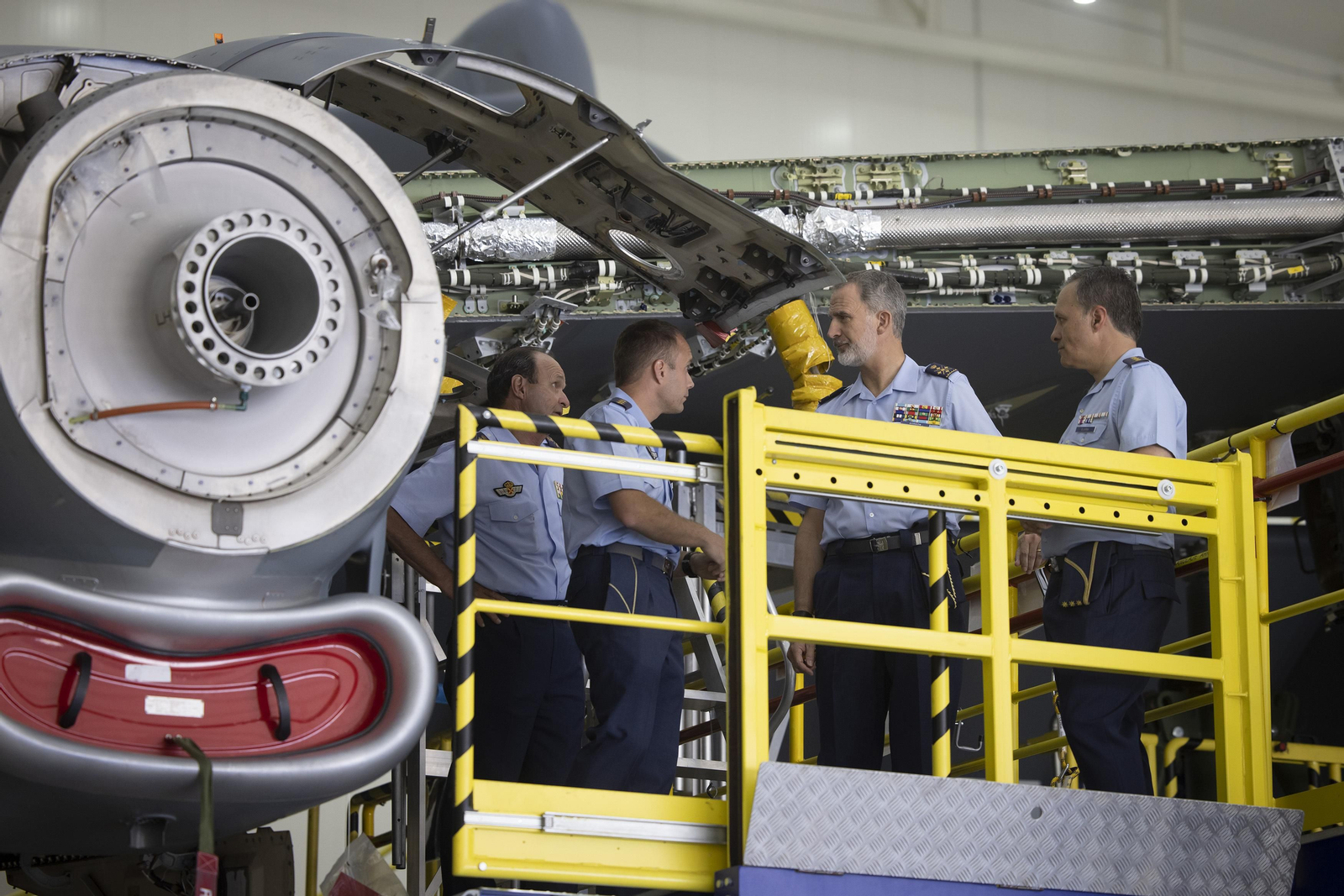 Las fotos de la visita de Felipe VI a la Maestranza Aérea de Sevilla