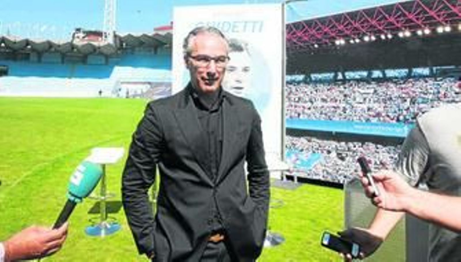 El todavía director deportivo del Celta, Miguel Torrecilla, durante la presentación del sueco Guidetti el pasado verano.