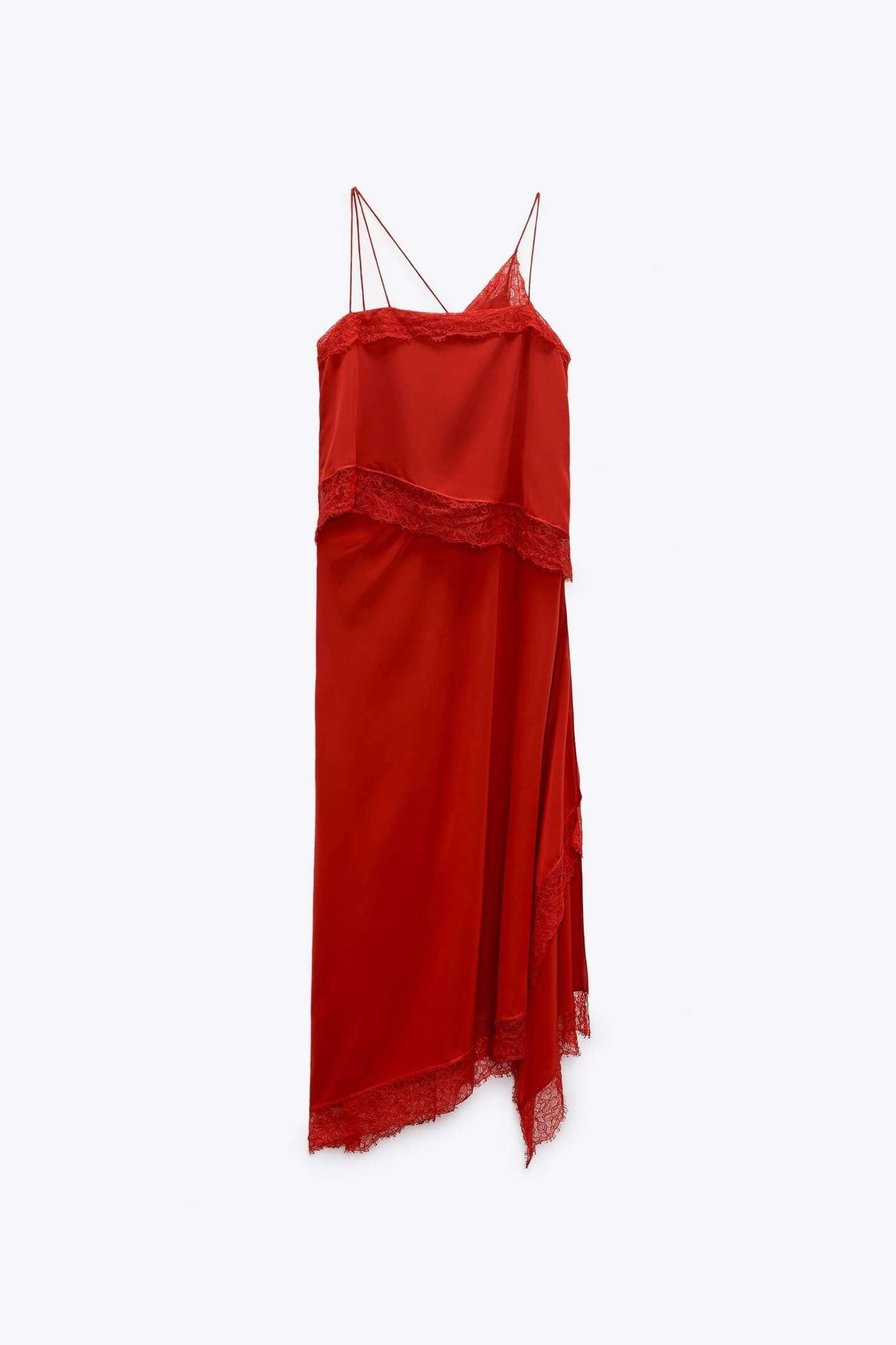 Vestido lencero de Zara.