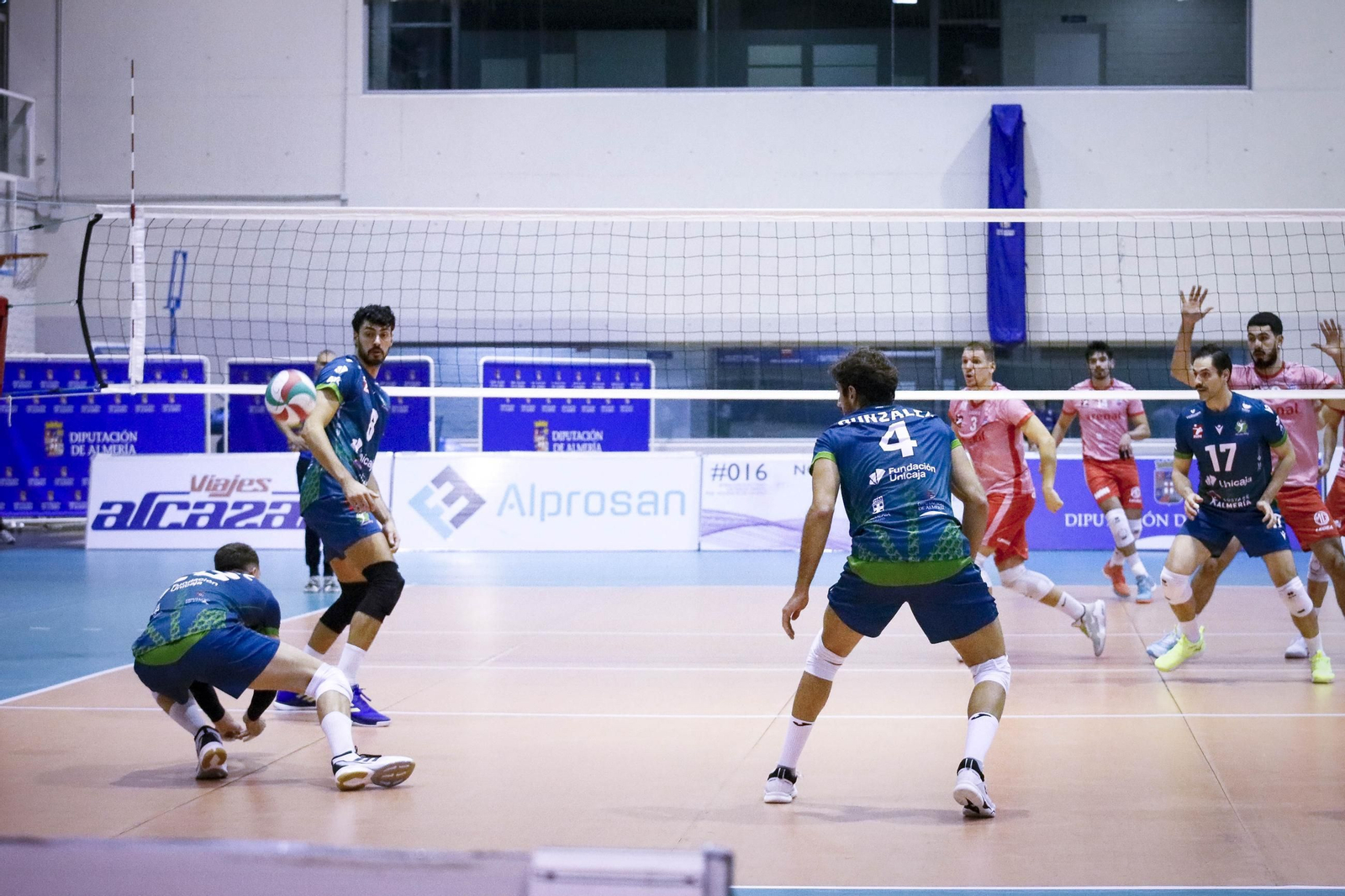 Unicaja Costa de Almería-Arenal Emeve de la Superliga, en imágenes