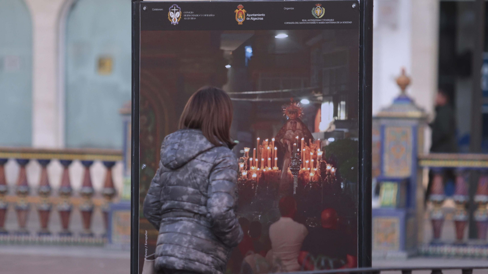 La exposición fotográfica de la Magna Mariana en la Plaza Alta de Algeciras, en imágenes