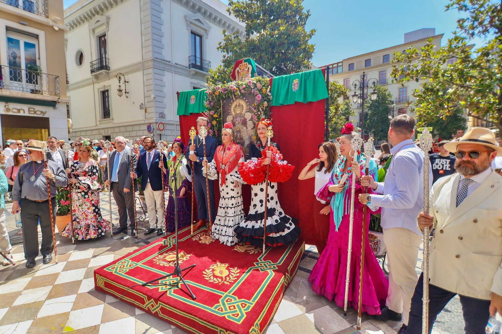 Salida Hermandad Filial Rocío de Granada, Mayo 2025.jpg Salida Hermandad Filial Rocío de Granada, Mayo 2025.jpg