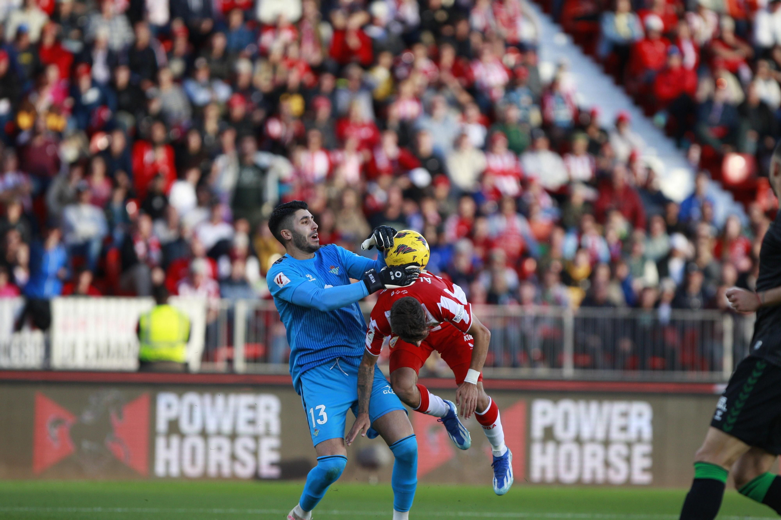 Imágenes del partido de fútbol U.D. Almería-Real Betis Balompié
