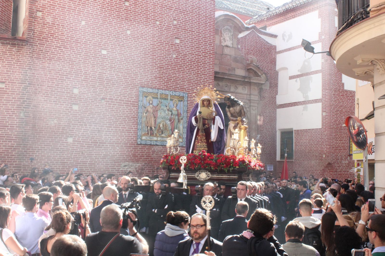 Traslado de la cofradía de la Columna desde la parroquia de los Mártires.