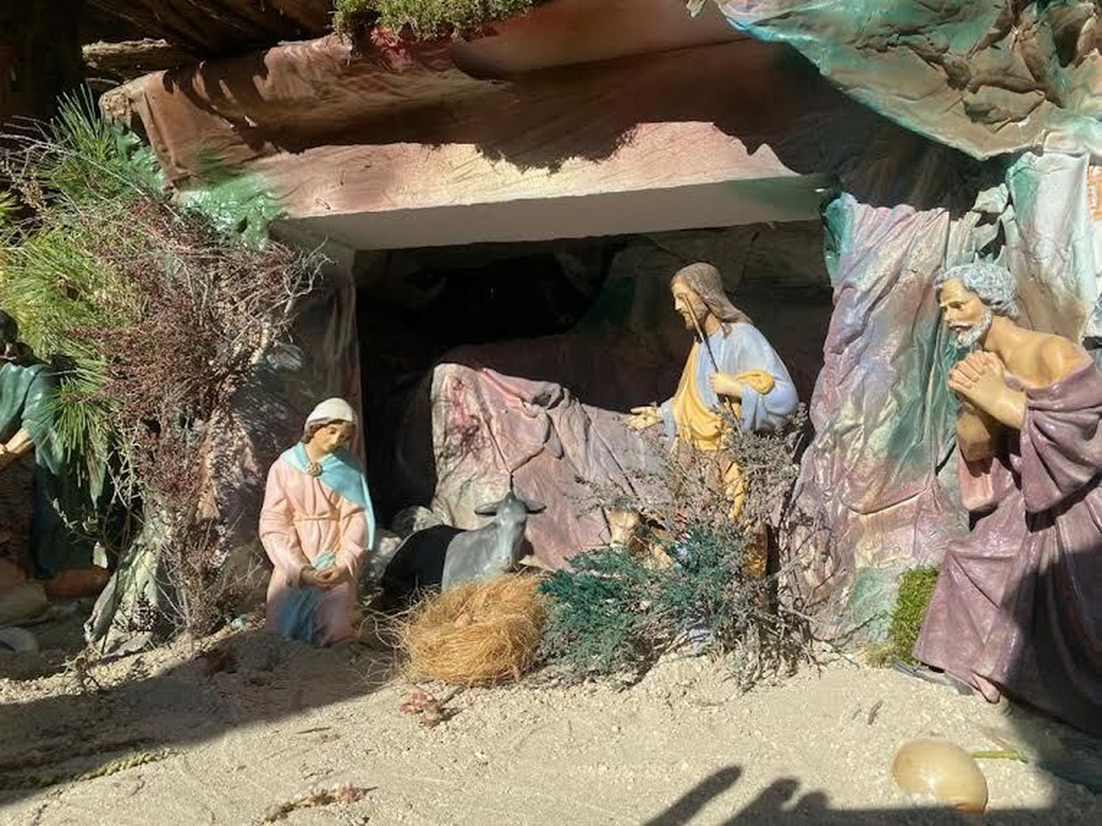 El Belén Municipal de Mojácar preside y decora la Plaza del Parterre