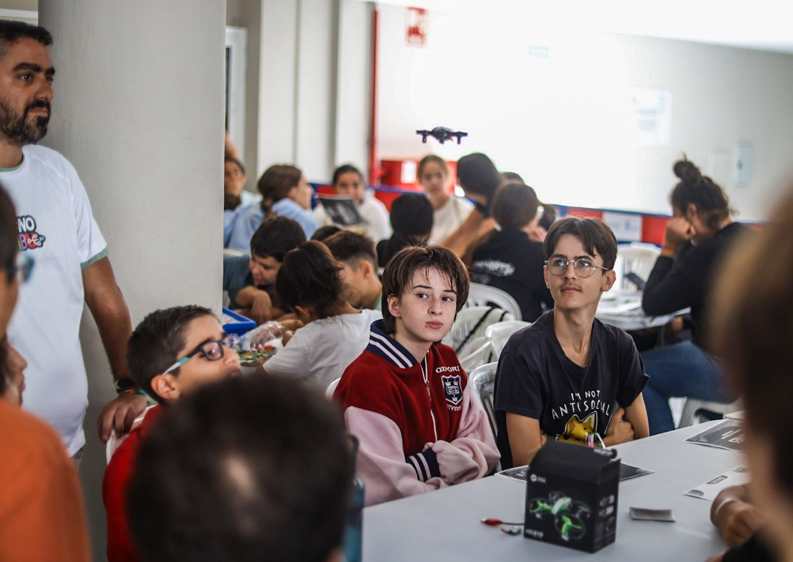 Imágenes del primer campamento Tecnotribu, en el Polideportivo Municipal Diego Lobato
