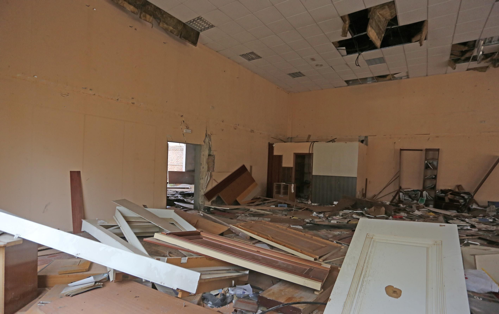 Expolian e incendian las antiguas instalaciones de Ramos-Catalina