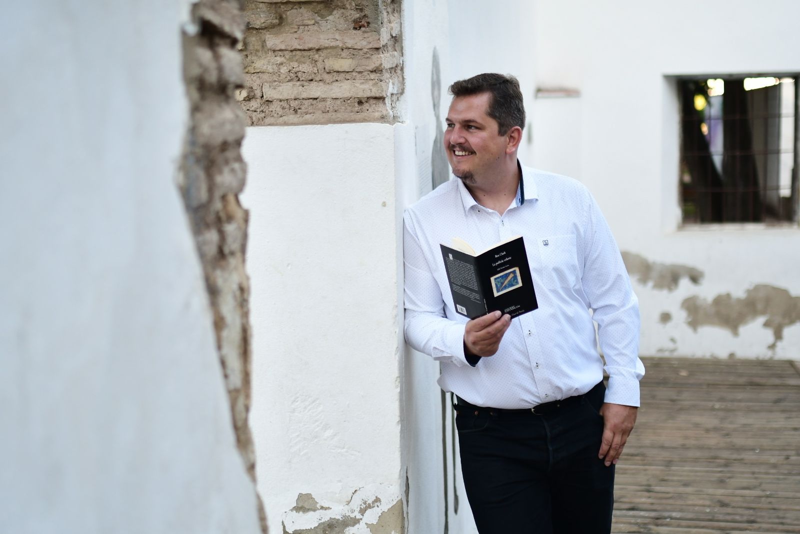 Ben Clark, ayer, antes de su participación en Cosmopoética.