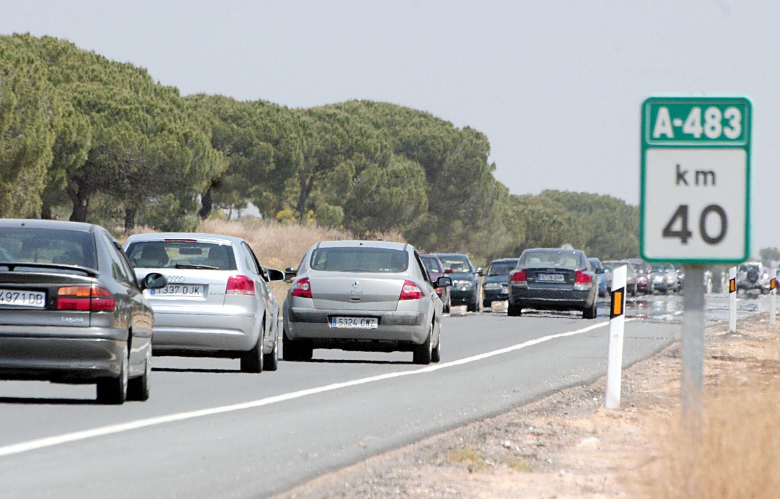 Una jornada de mucho tráfico en la A-483.