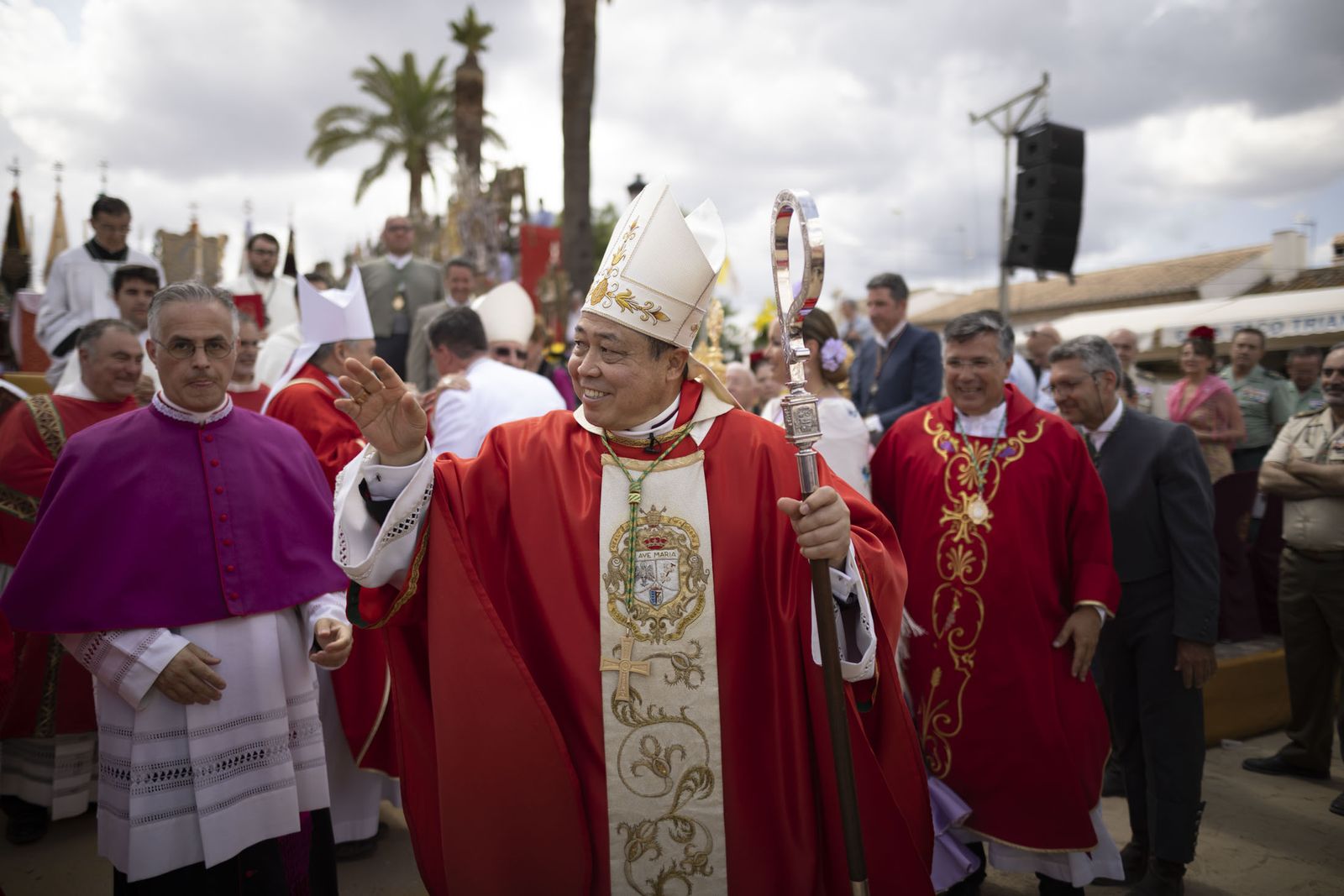 El Rocio 2023: Imágenes de la misa Pontifical del Domingo de Pentecostés