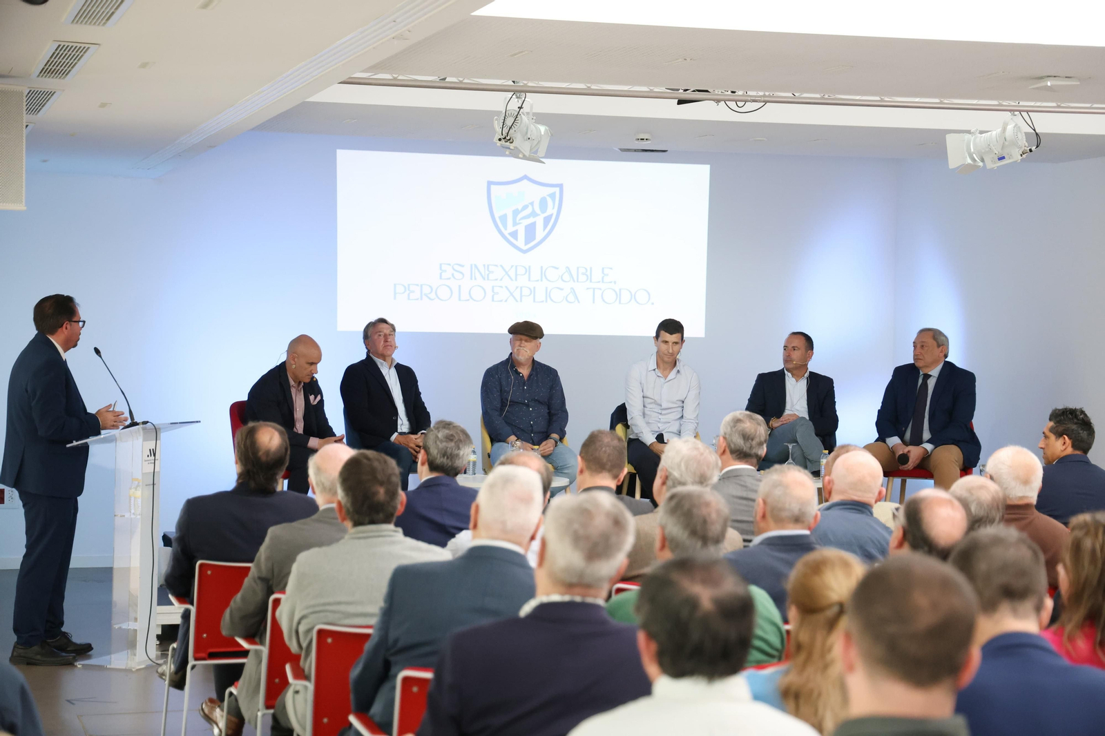 Las fotos de la gran reunión del 120 aniversario del fútbol en Málaga Las fotos de la gran reunión del 120 aniversario del fútbol en Málaga