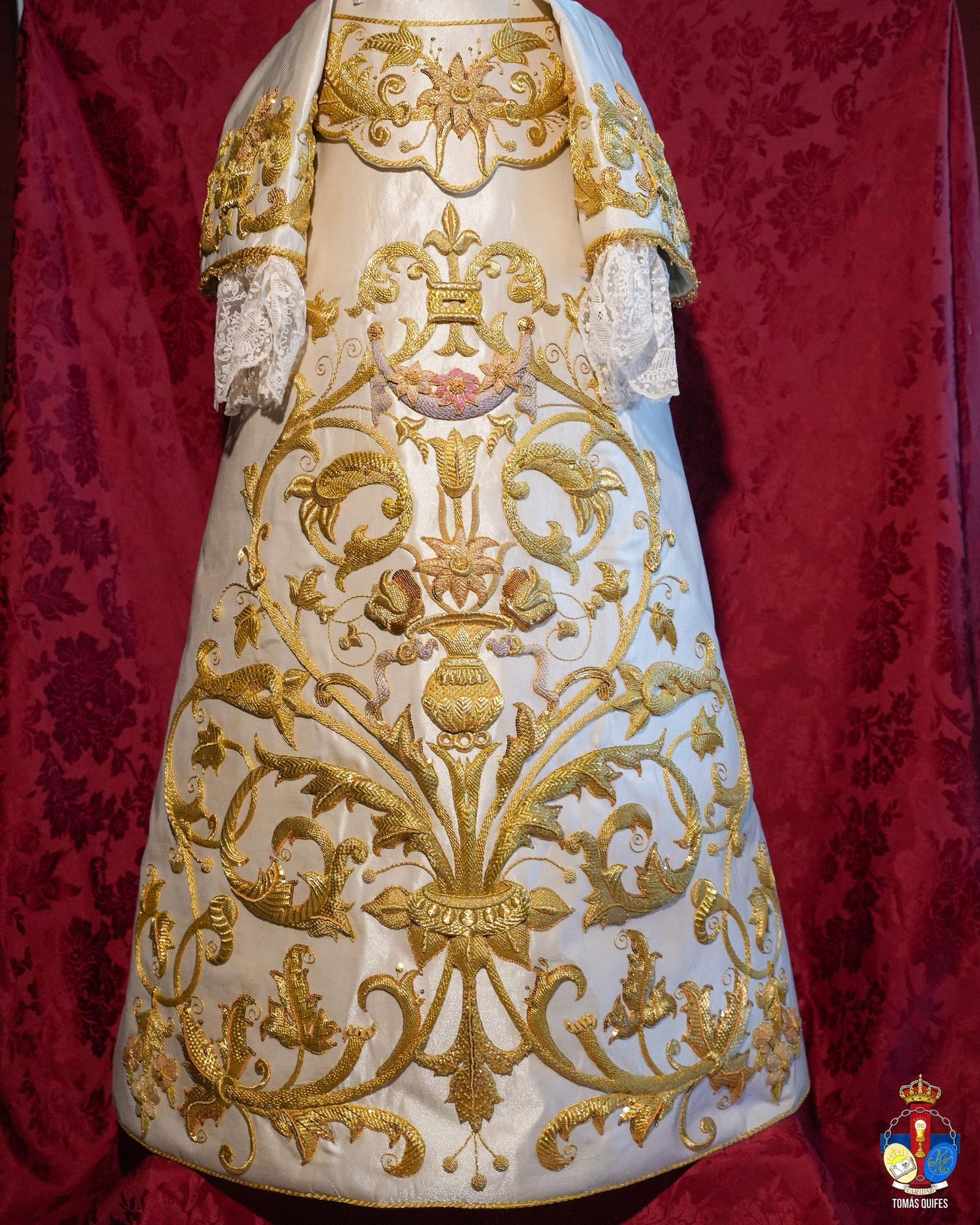 La nueva saya para la dolorosa de San Pablo