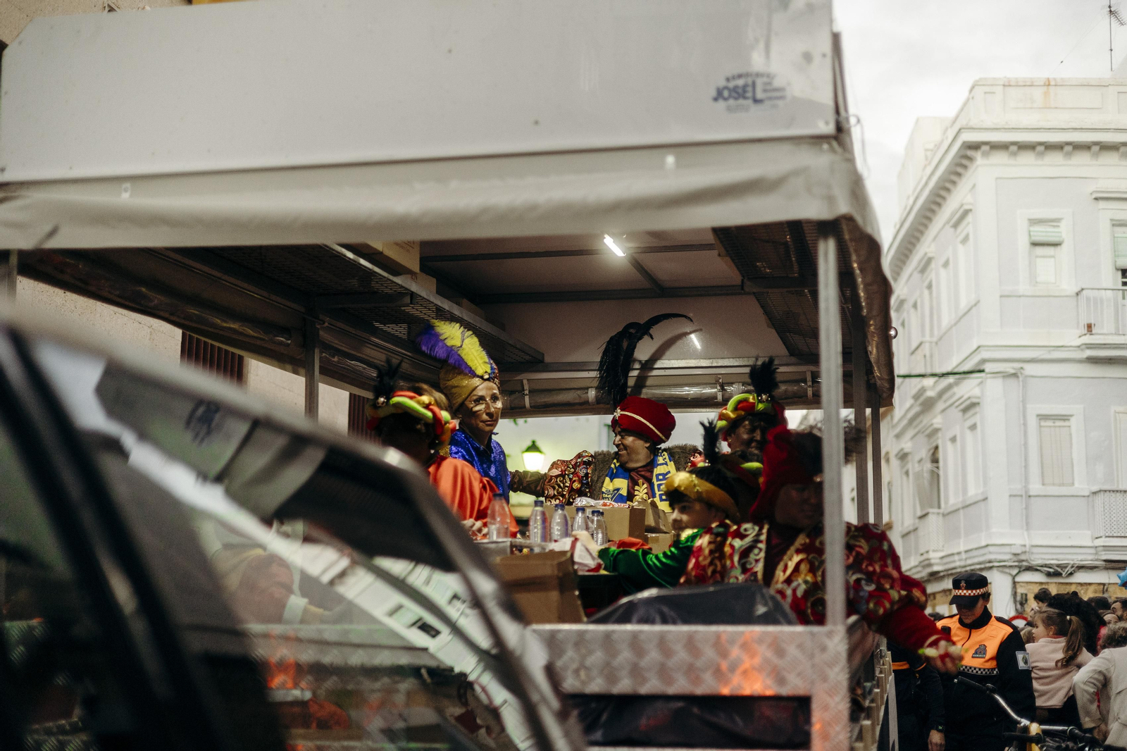 Imágenes de la cabalgata de Reyes del barrio del Mentidero