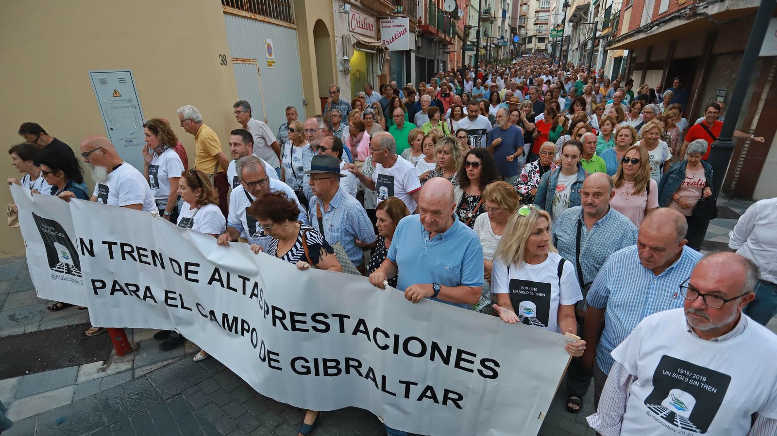 Las mejores fotos de la manifestación por el tren en el Campo de Gibraltar