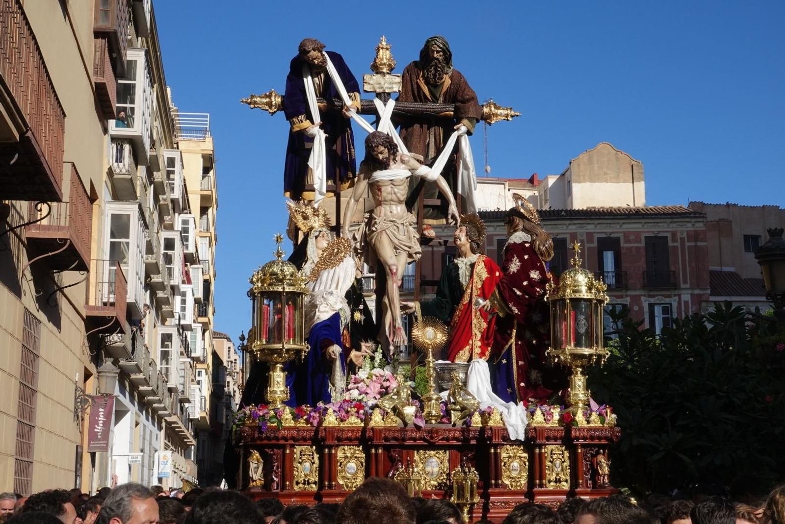 Las fotos de Descendimiento en el Viernes Santo de Málaga Las fotos de Descendimiento en el Viernes Santo de Málaga
