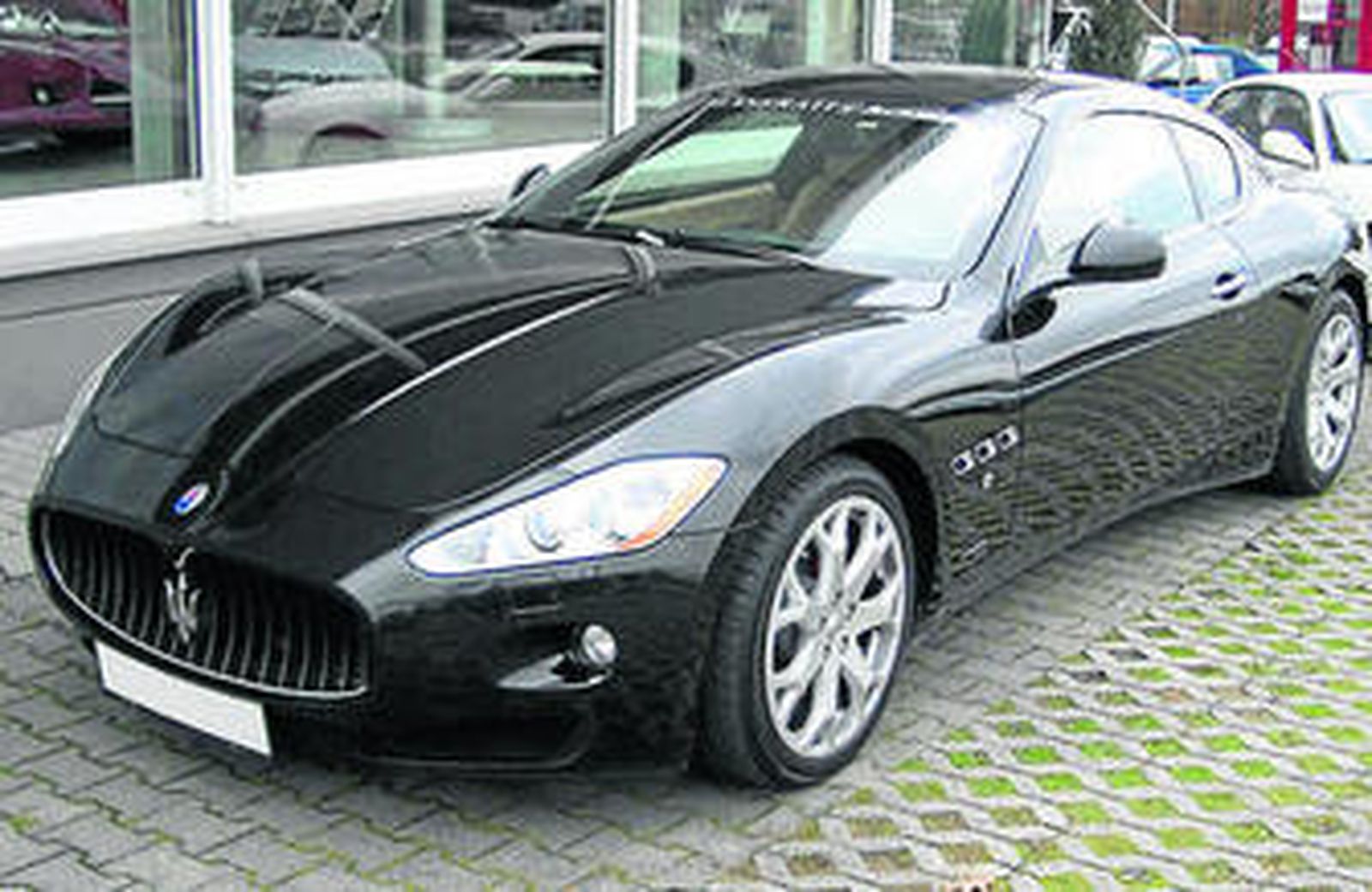 Un Maserati Gran Turismo como el que robó el presunto estafador.