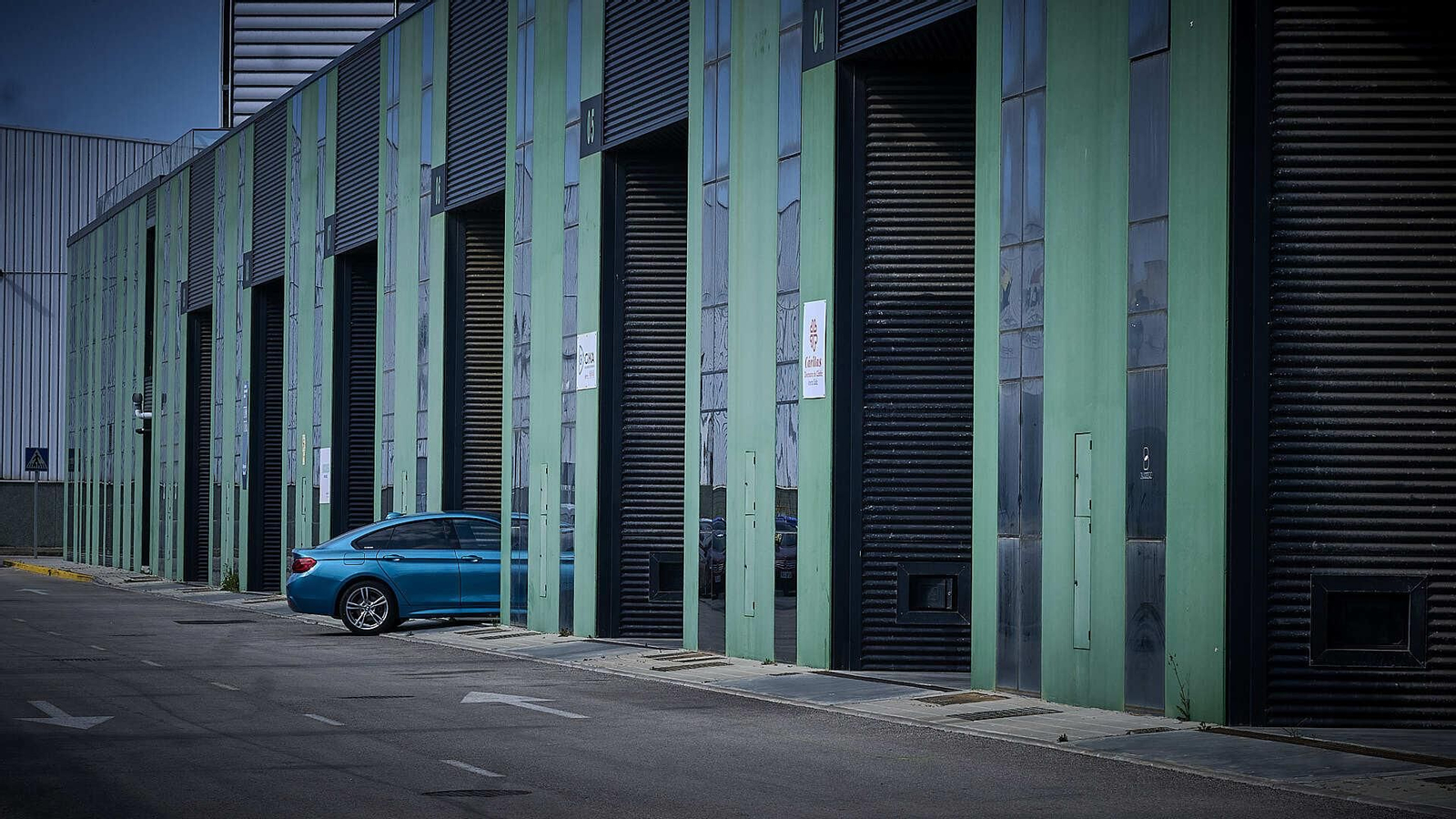 Naves empresariales de la Zona Franca cerradas