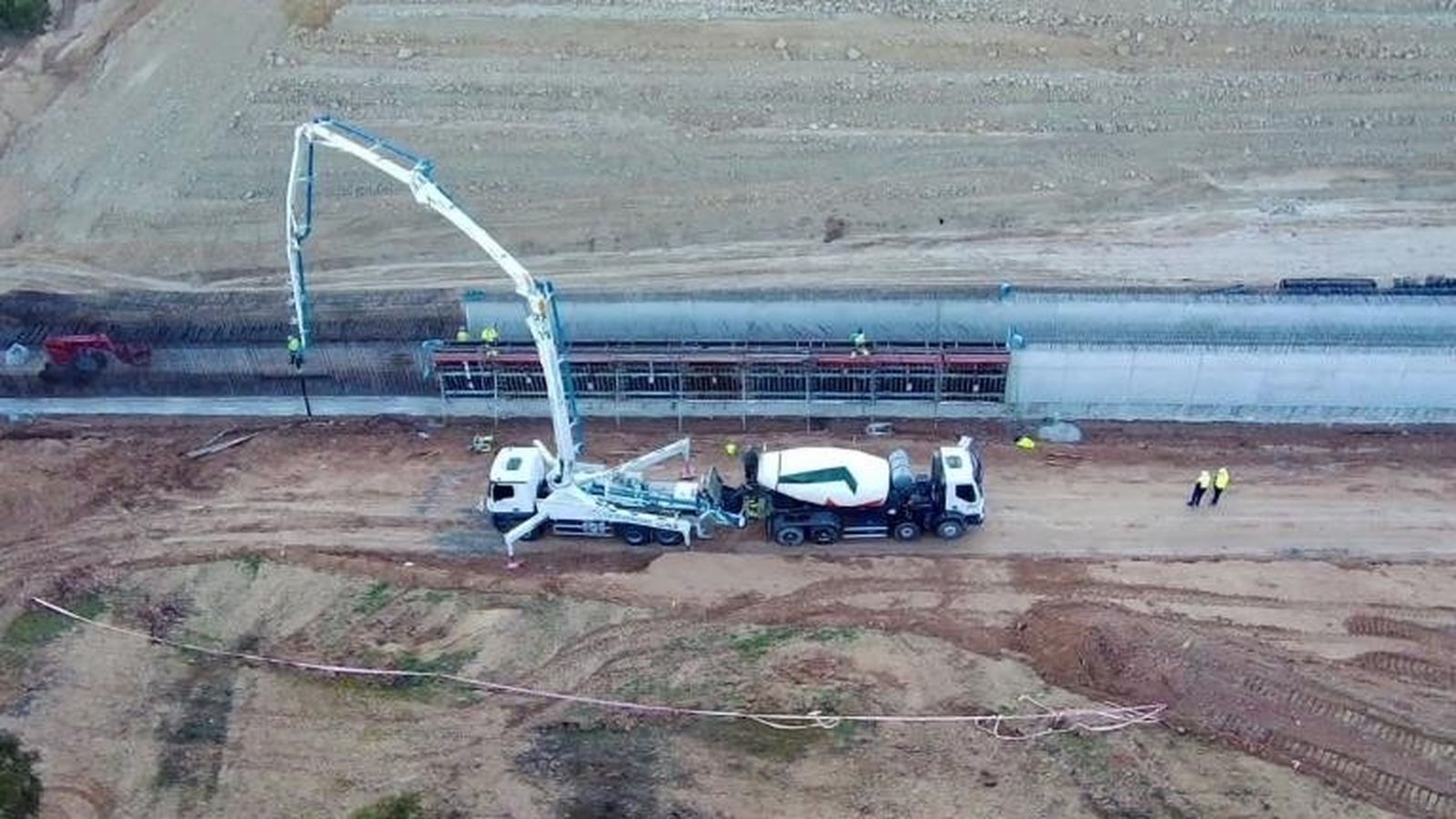 Todas las imágenes de la visita del ministro Óscar Puente a las obras de la Variante de Loja en Granada