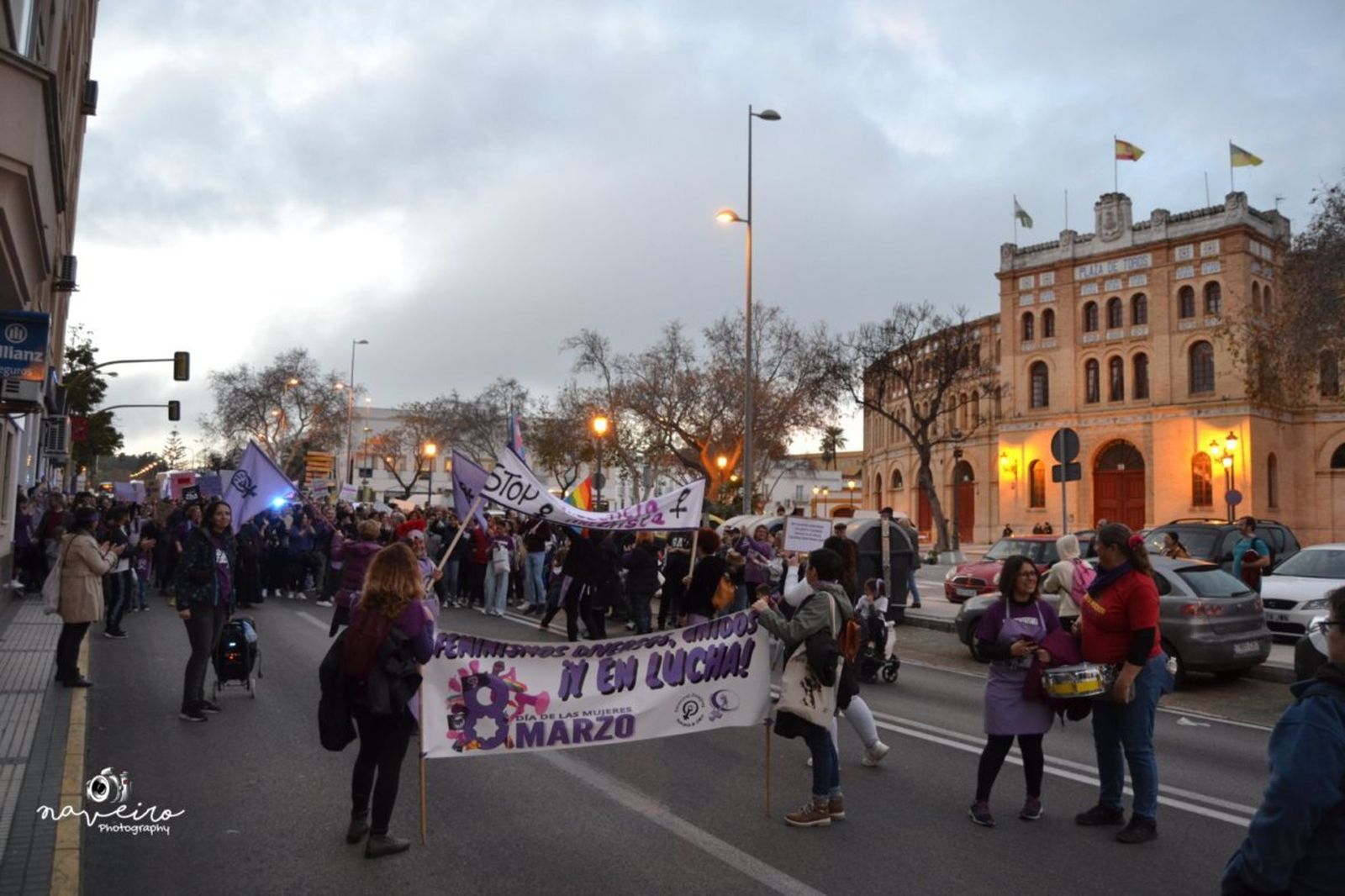 Imágenes de la manifestación del 8-M por las calles de El Puerto
