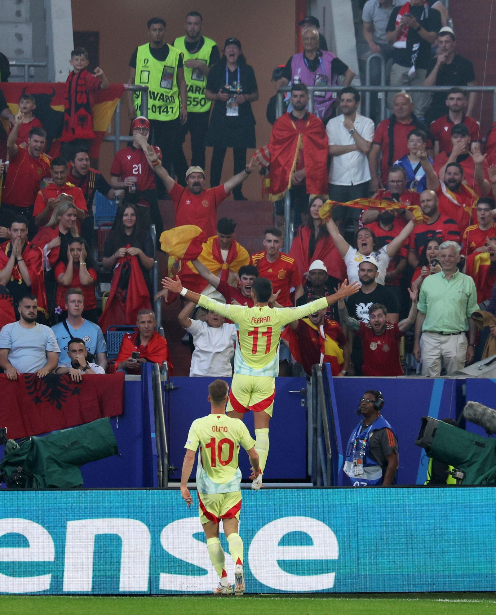 Las fotos del Albania - España