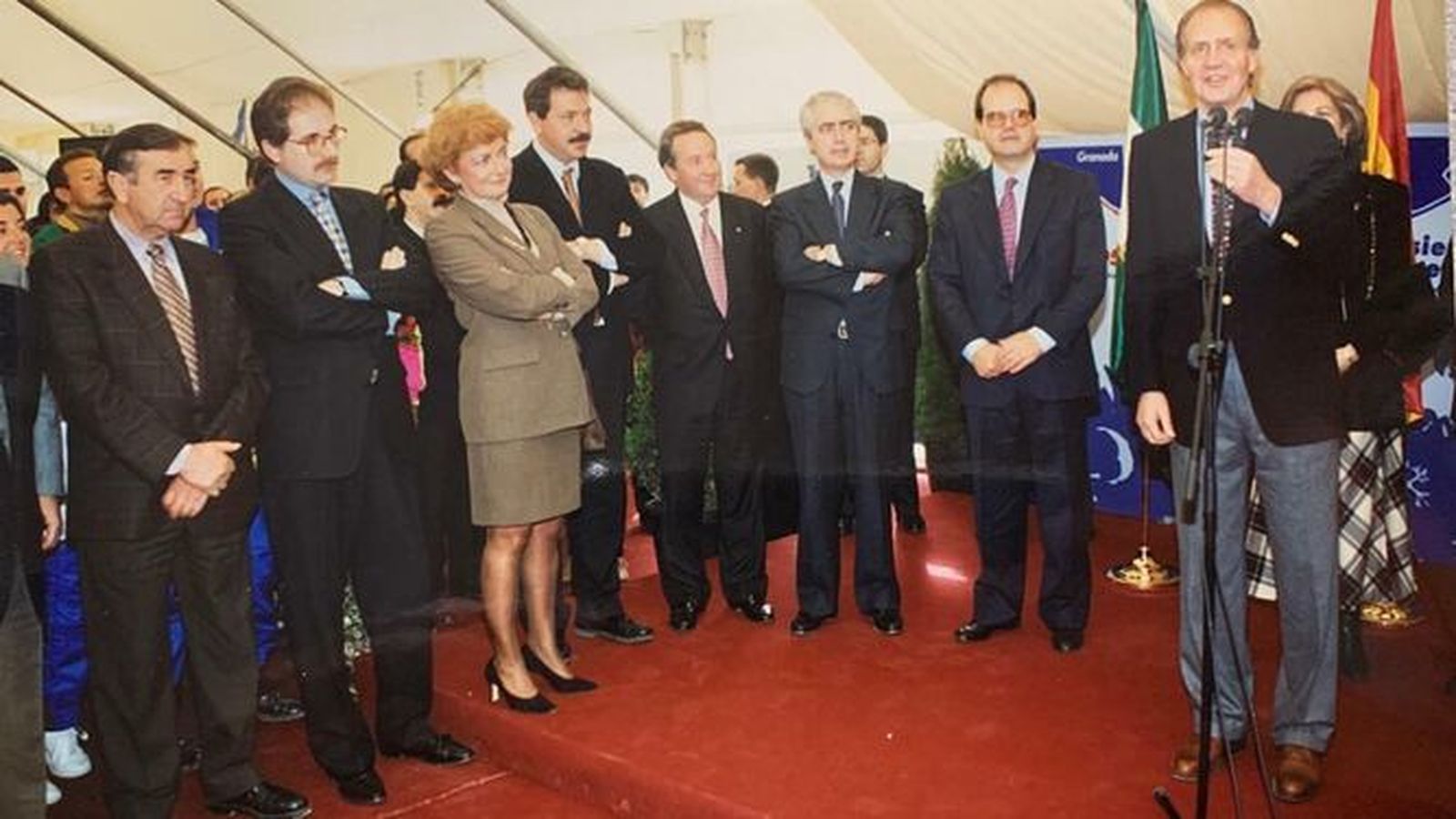 A pesar de suspenderse el Mundial, el rey don Juan Carlos vino a Granada a dar ánimo a los trabajadores de Cetursa.