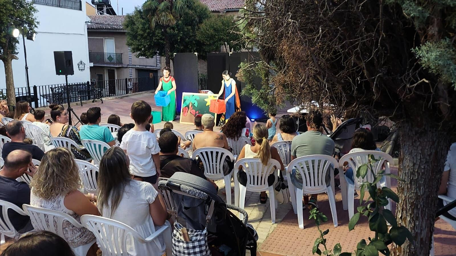 Cuatro calles y plazas de Bailén acogen espectáculos gratuitos recomendados para disfrutar en familia.
