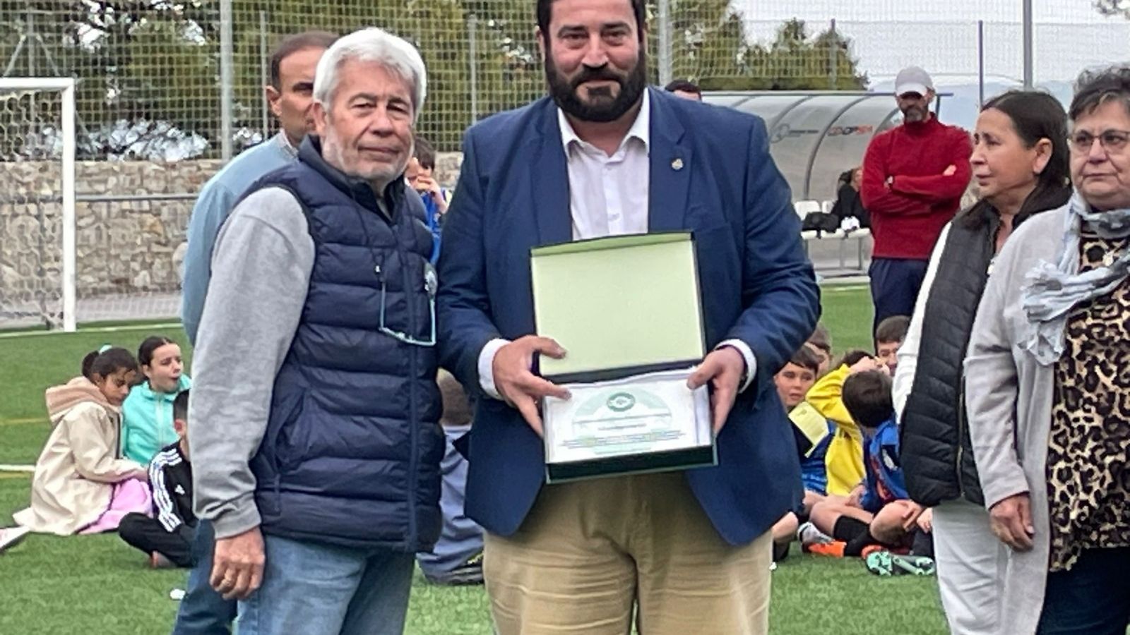 Detalle de la organización con Fernando Díaz, redactor de 'Diario de Cádiz'.