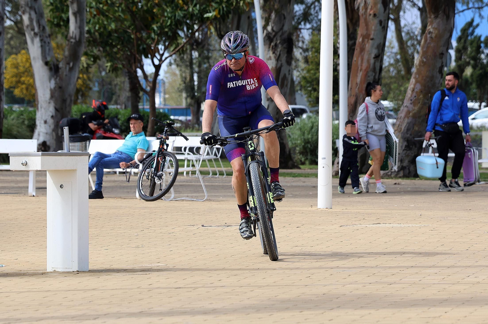 Imágenes de ambiente del domingo 17 de marzo en Huelva