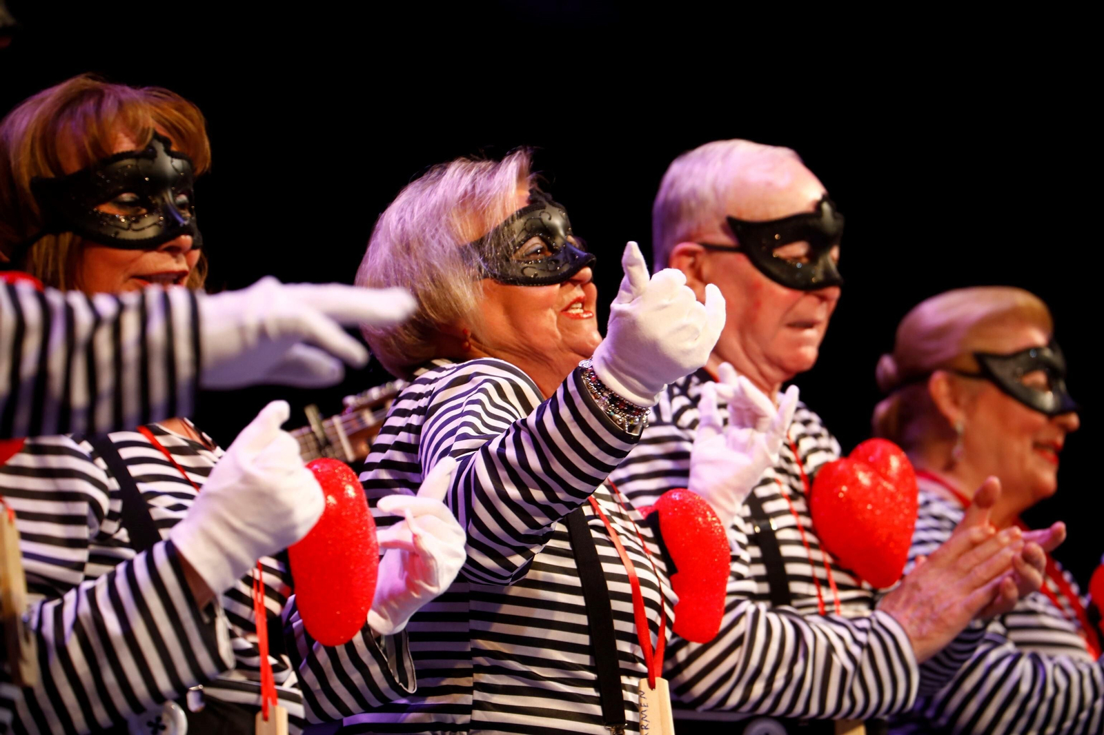 Los mayores de Córdoba celebran el Carnaval, en imágenes