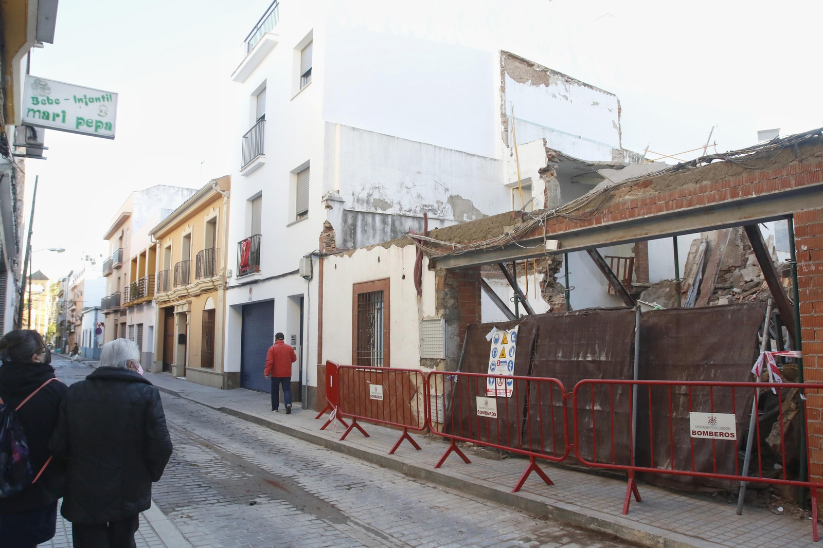 El derrumbe de la casa de la calle San Acisclo en Córdoba, en imágenes