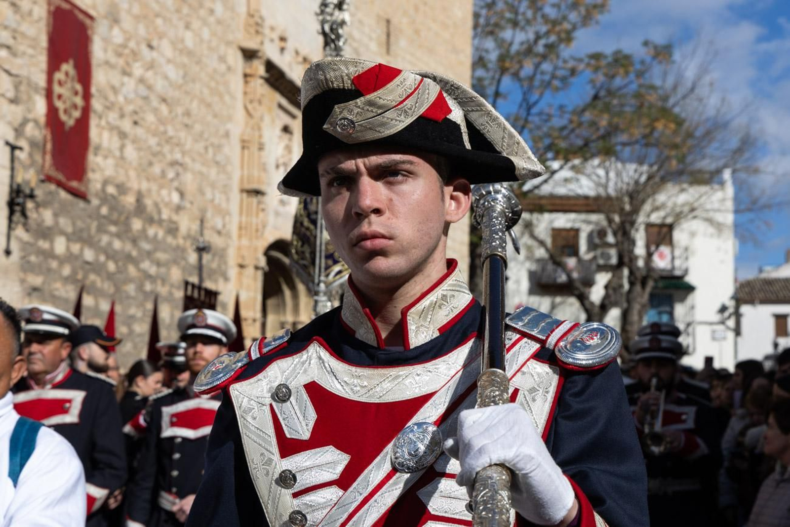 La temida lluvia impide el desarrollo normal de este Martes Santo
