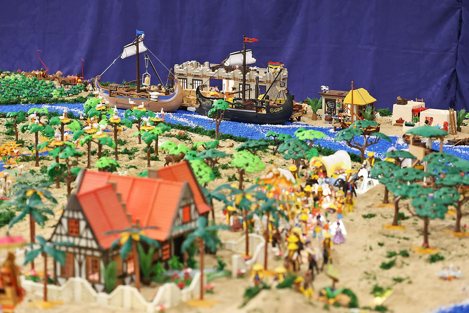 Imágenes del Belén de Playmobil más grande del mundo dedicado al Rocío