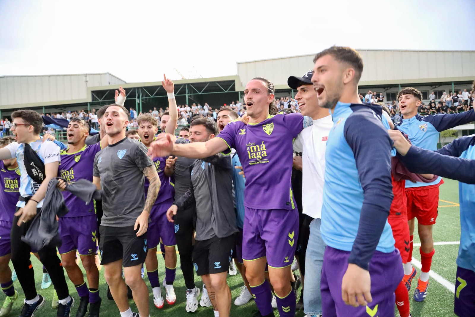 Loren, Chupete, Izan Merino, mucha afición... El Atlético Malagueño, apoyado en Mijas