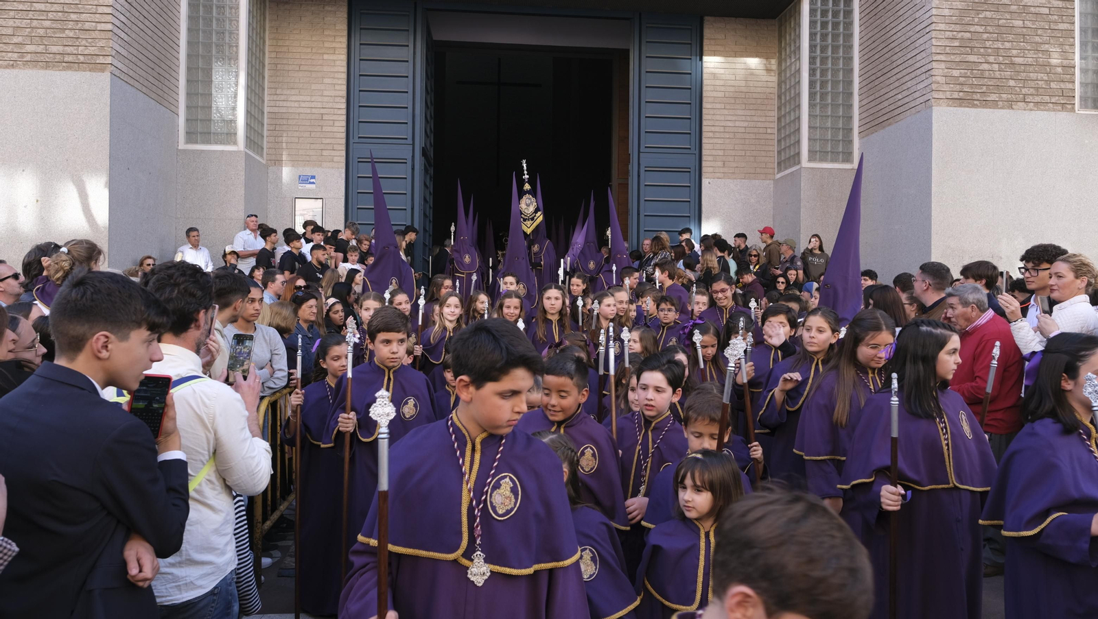 La procesión de Pasión en Almería, en imágenes
