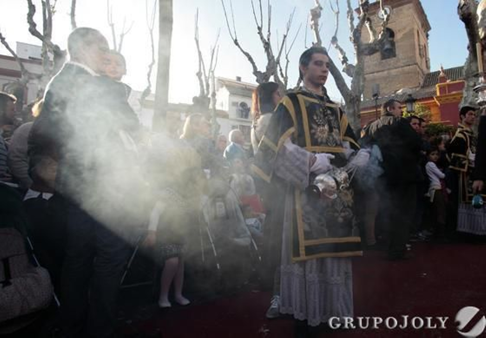 Hermanos de La Soledad en la Plaza de San Lorenzo.

Foto: Juan Carlos Muñoz