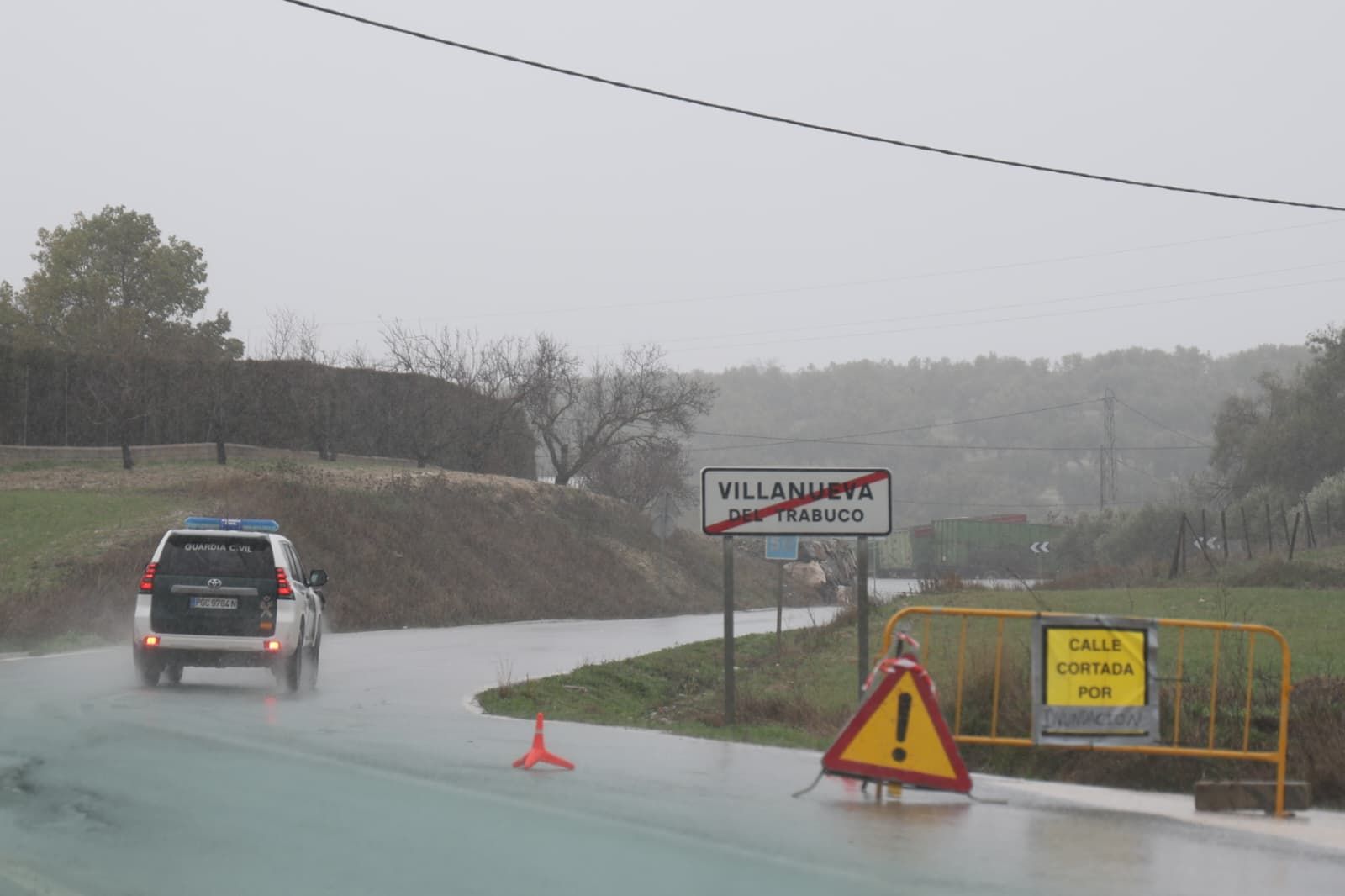 Vía cortada en Villanueva del Trabuco
