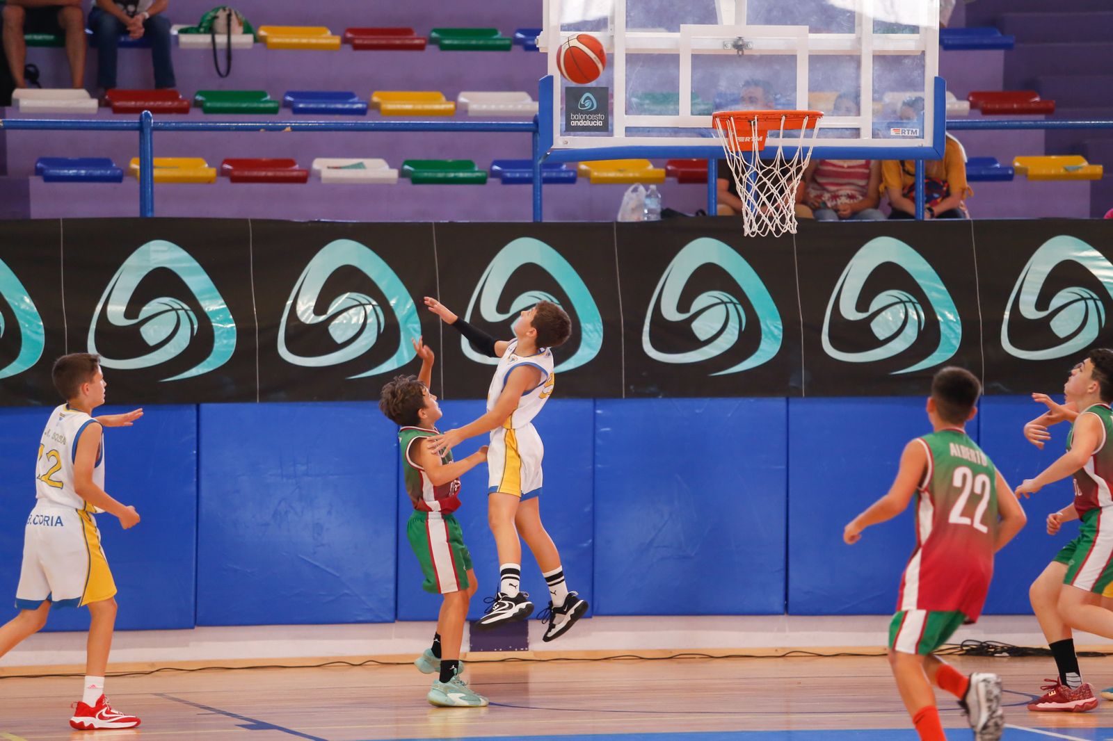 Las fotos de la penúltima jornada del Cadeba mini-masculino de La Línea
