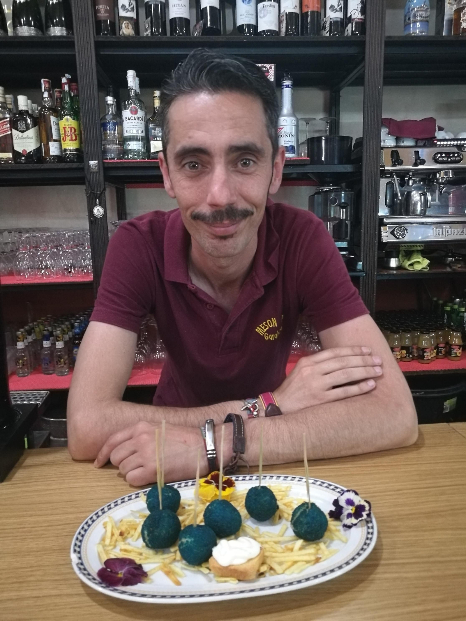 Marco Antonio Garrido, propietario del restaurante Mesón Gabato.