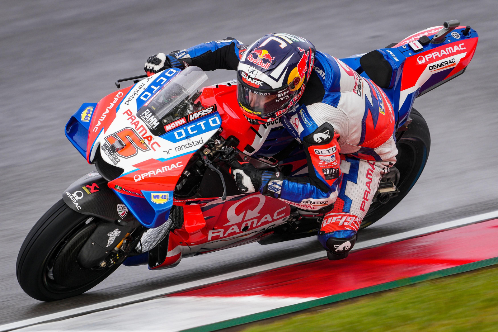 Johann Zarco, a lomos de su Ducati del equipo Pramac.