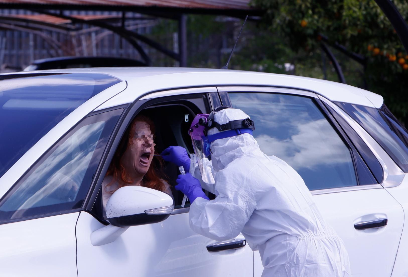 Cinco años del confinamiento por el Covid: las mejores fotos de la pandemia en Sevilla