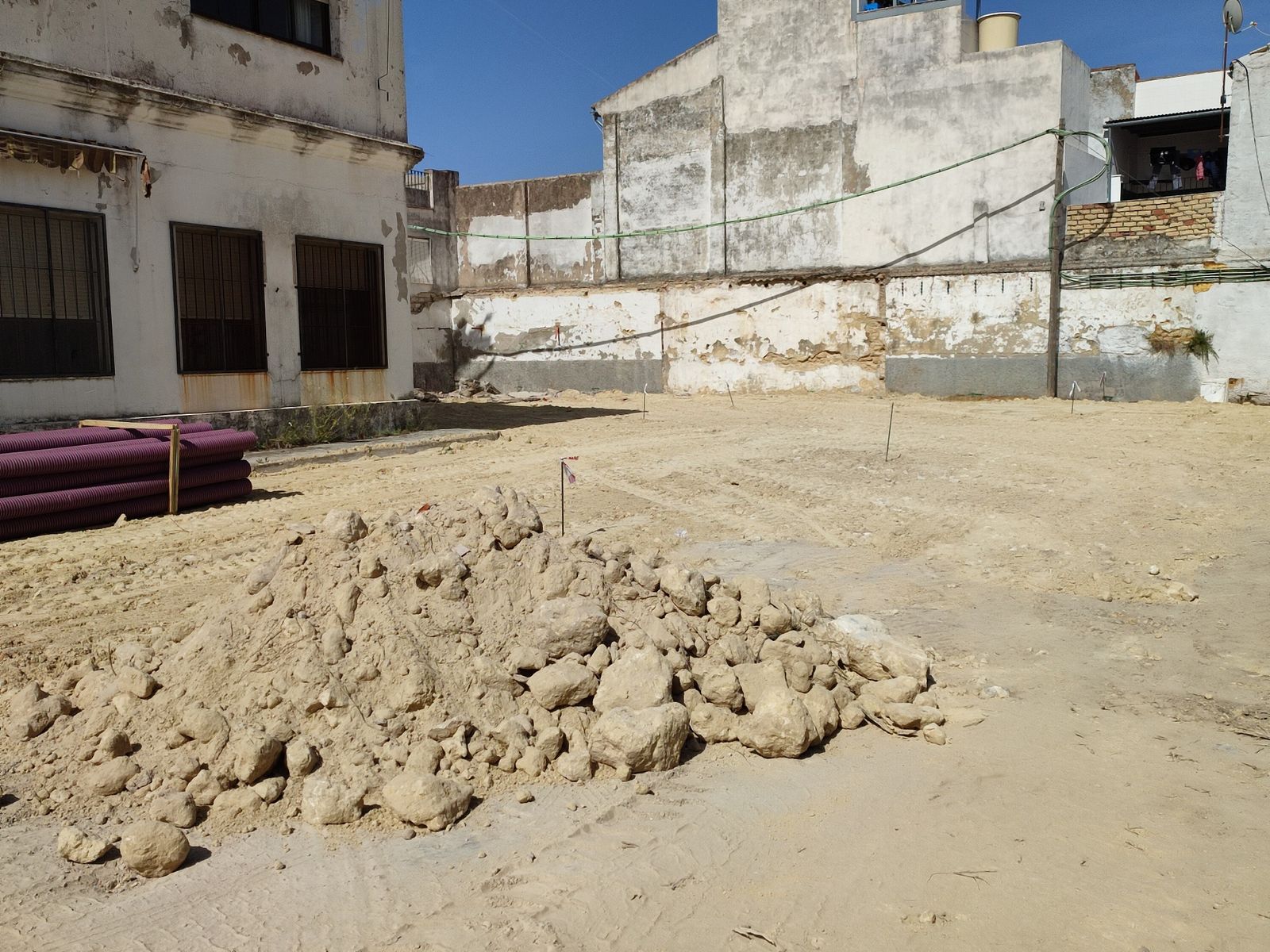 Solar que acogerá el nuevo parking gratuito.