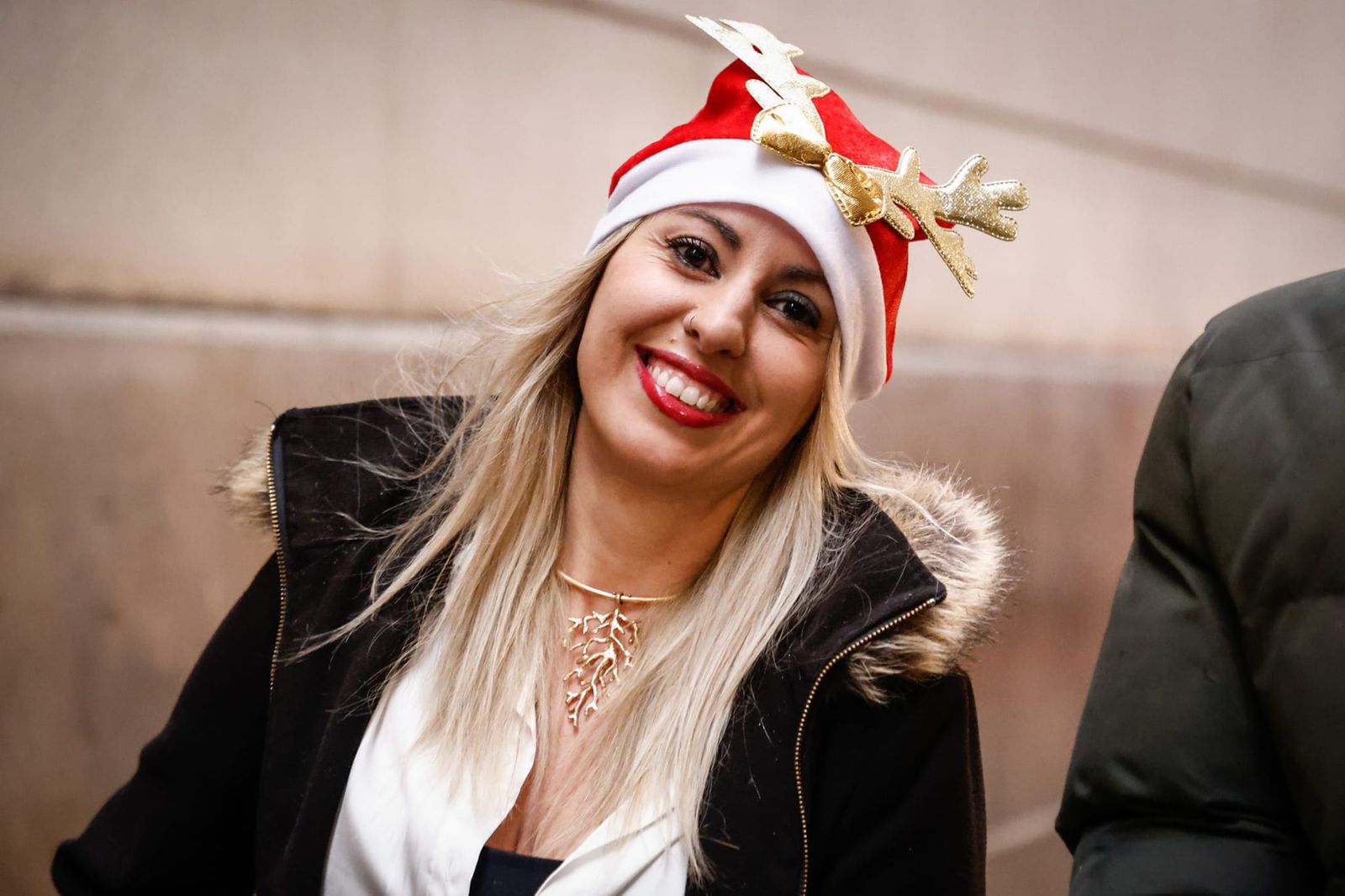 Granada se echa a la calle para celebrar la Tardebuena, en imágenes