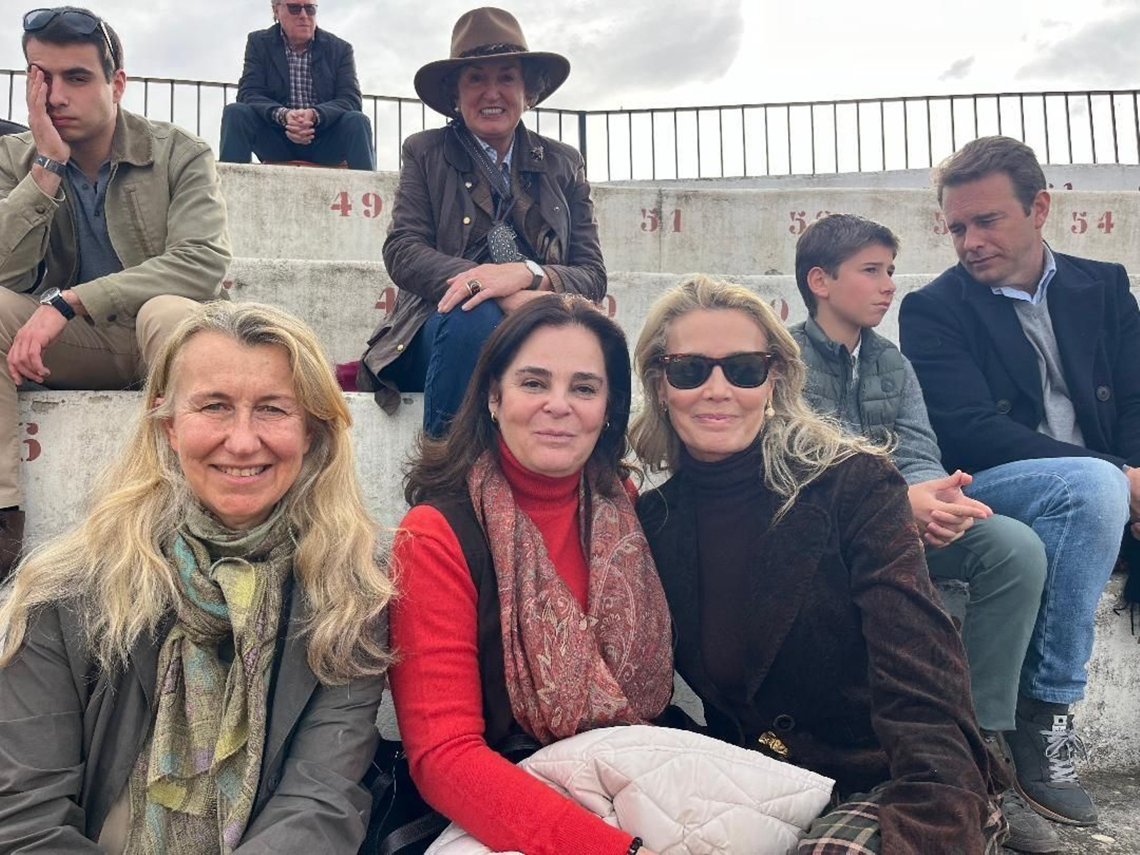 Lucía Erquicia, Verónica Lora, Maise Martí y Almudena de la Maza coincidieron en la novillada.