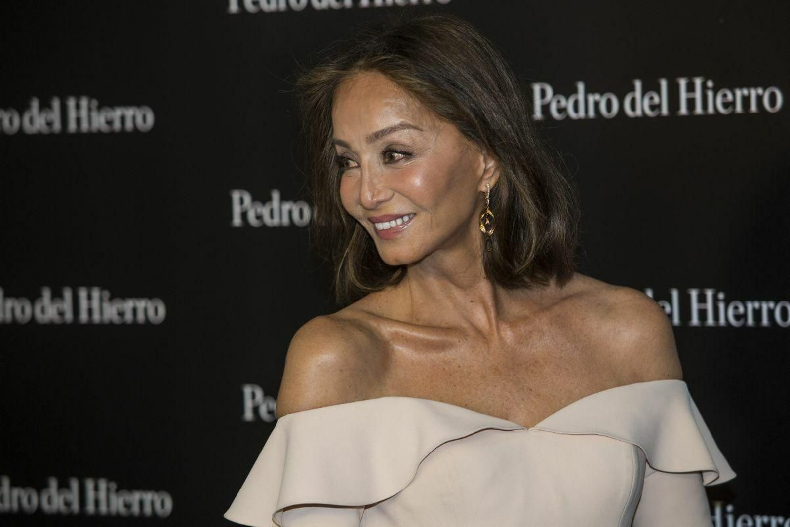 Isabel Preysler, el miércoles, hablando con la prensa.