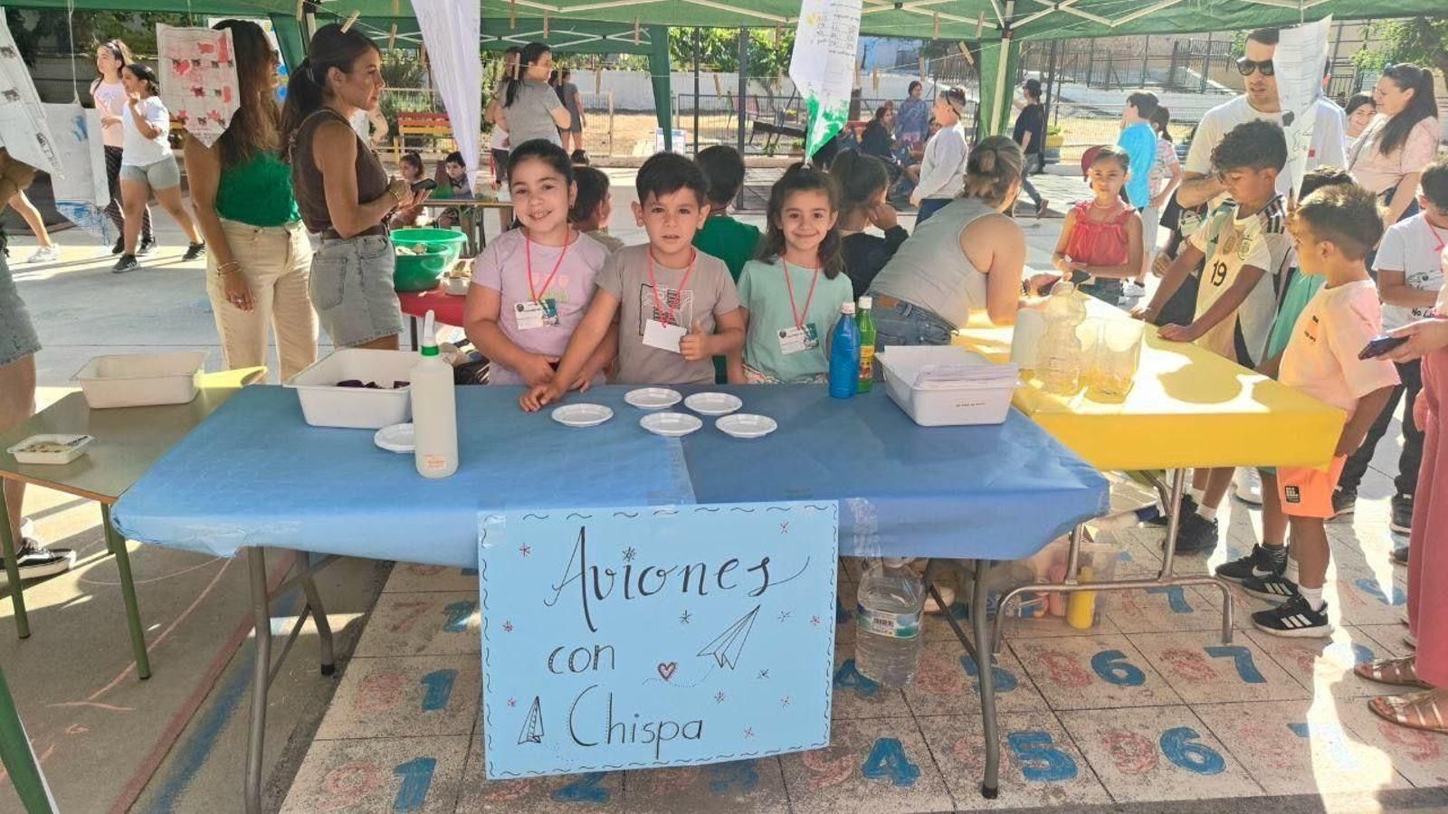 Niños de Pinos Puente participan en la  Feria de la Ciencia