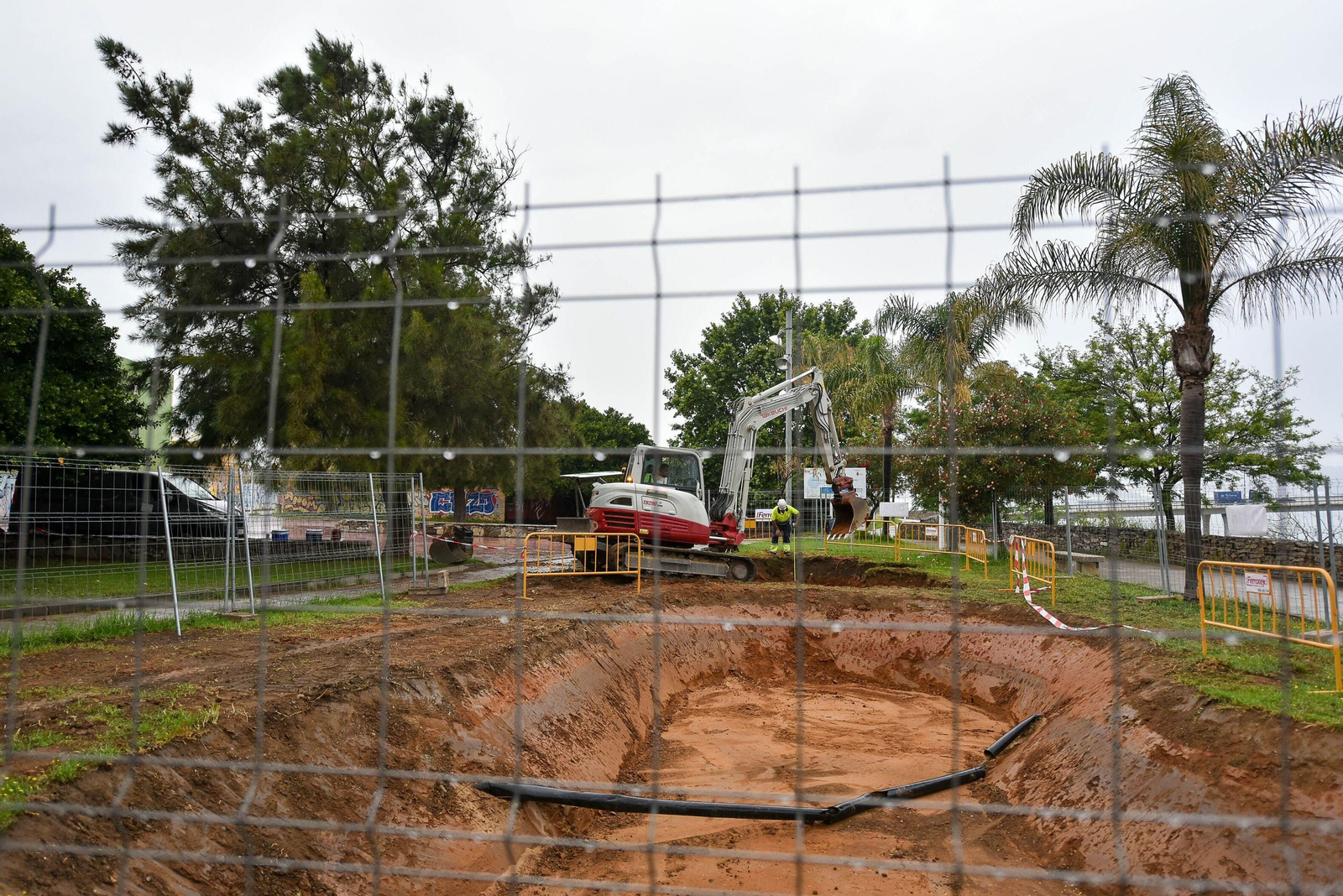 Obras de Emalgesa en el paseo de los Cornisa.
