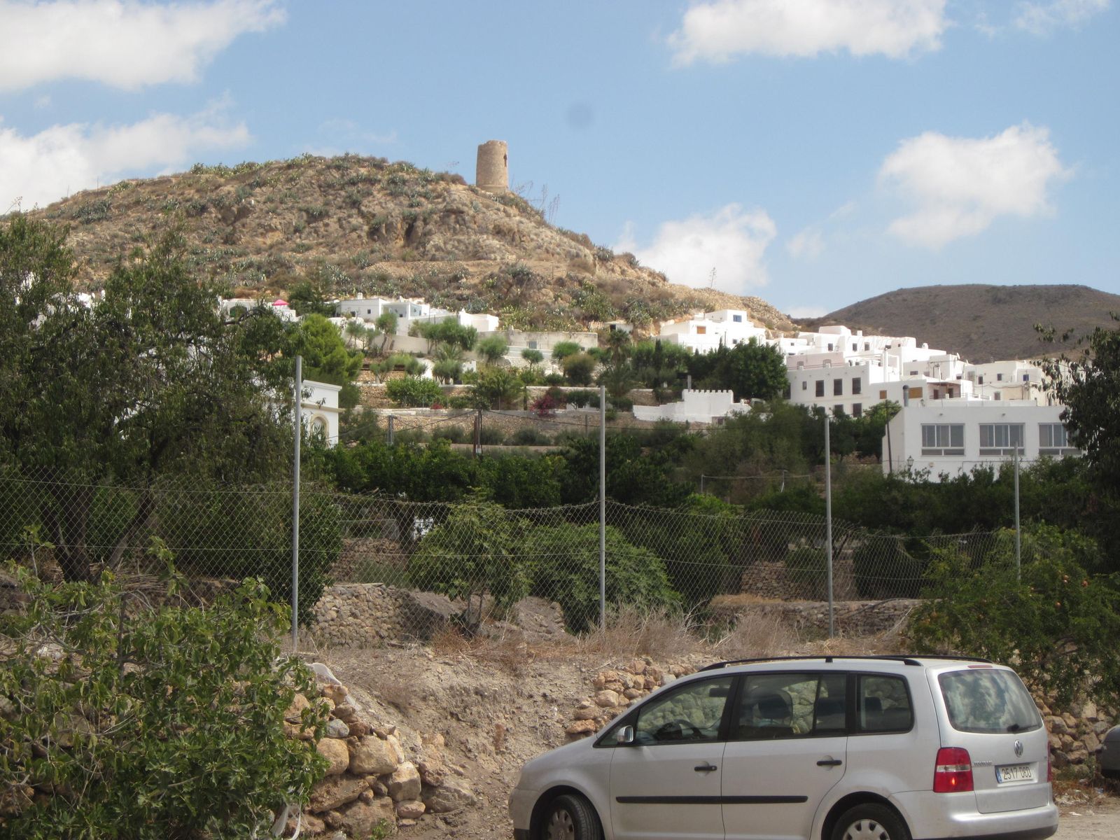 Vista general del entorno de la Torre de La Atalaya, auténtico balcón del municipio, donde se construirá un mirador.