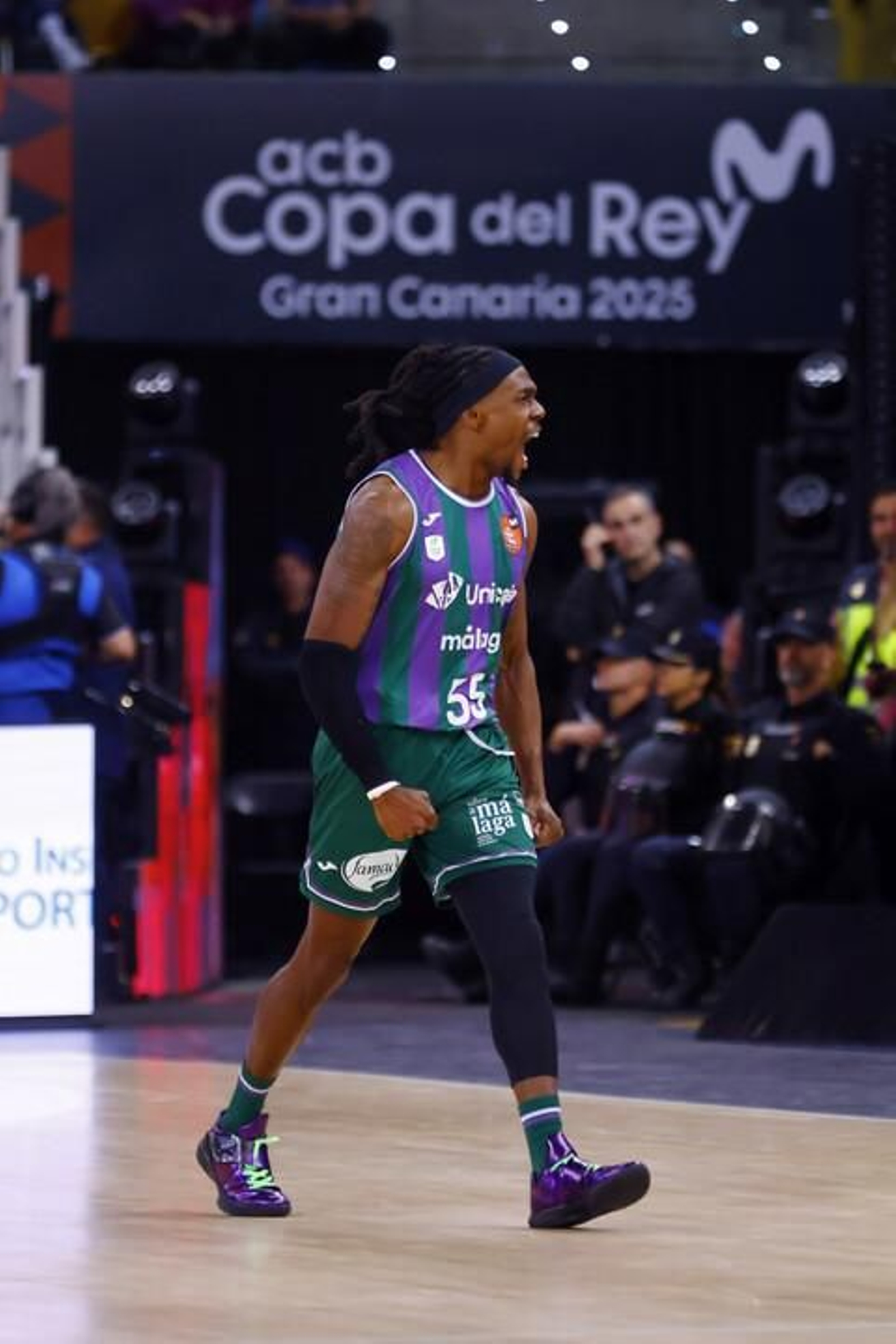 El Unicaja, campeón de Copa: Todas las imágenes del partido, la fiesta y la llegada a Málaga